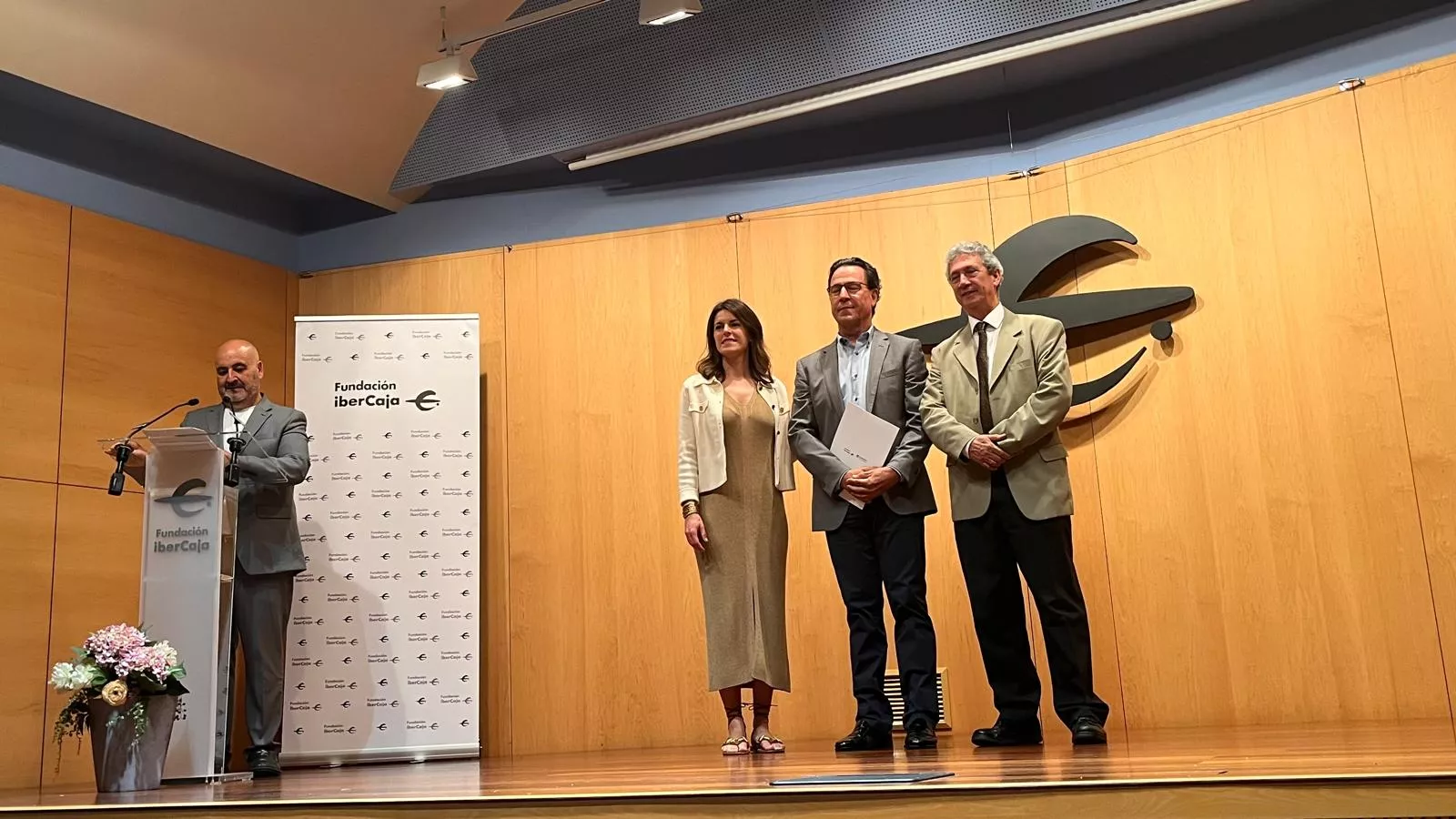  Acto de firma de los convenios de Fundación Ibercaja y CAI con entidades sociales de Huesca. Foto Mercedes Manterola
