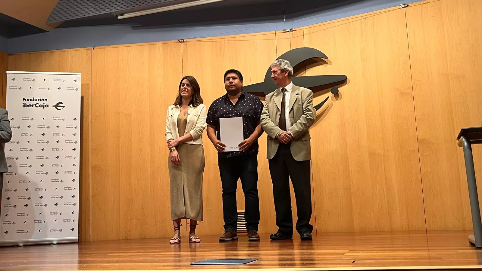  Acto de firma de los convenios de Fundación Ibercaja y CAI con entidades sociales de Huesca. Foto Mercedes Manterola