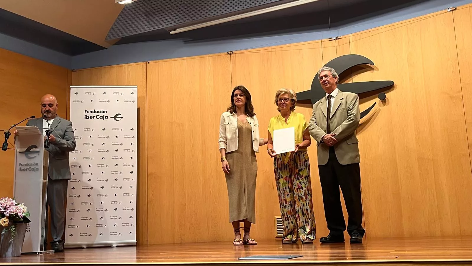  Acto de firma de los convenios de Fundación Ibercaja y CAI con entidades sociales de Huesca. Foto Mercedes Manterola