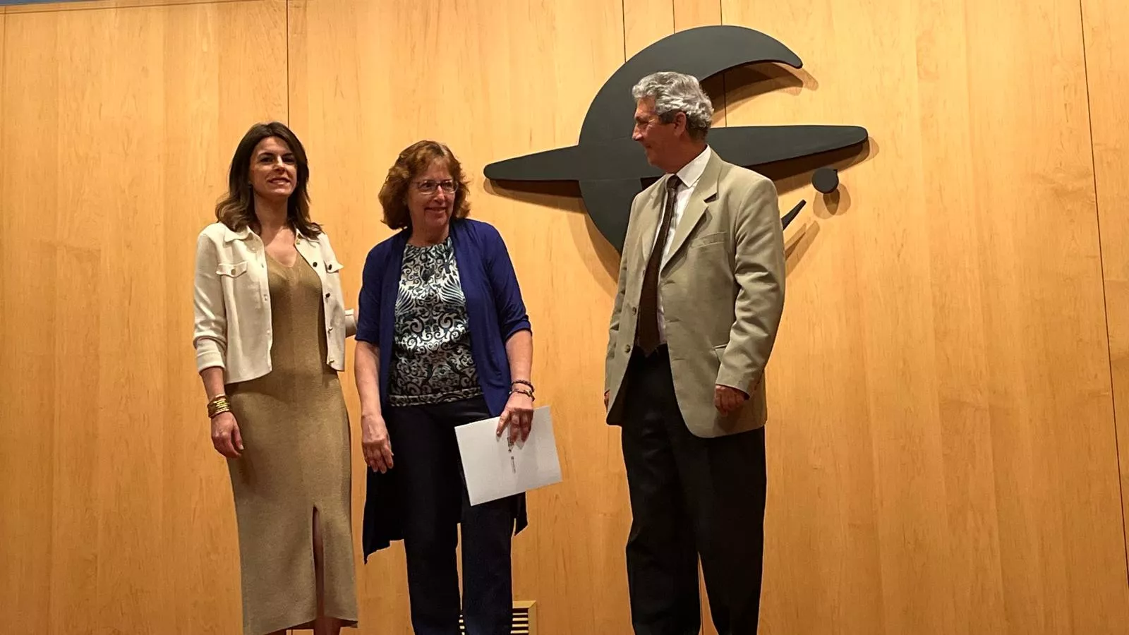  Acto de firma de los convenios de Fundación Ibercaja y CAI con entidades sociales de Huesca. Foto Mercedes Manterola