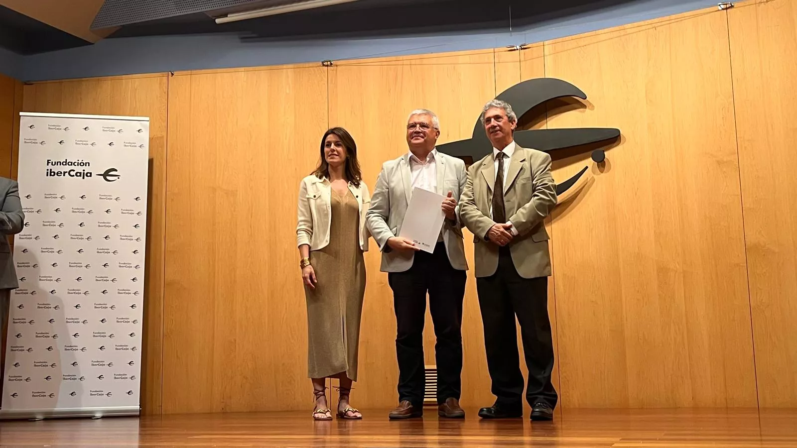  Acto de firma de los convenios de Fundación Ibercaja y CAI con entidades sociales de Huesca. Foto Mercedes Manterola