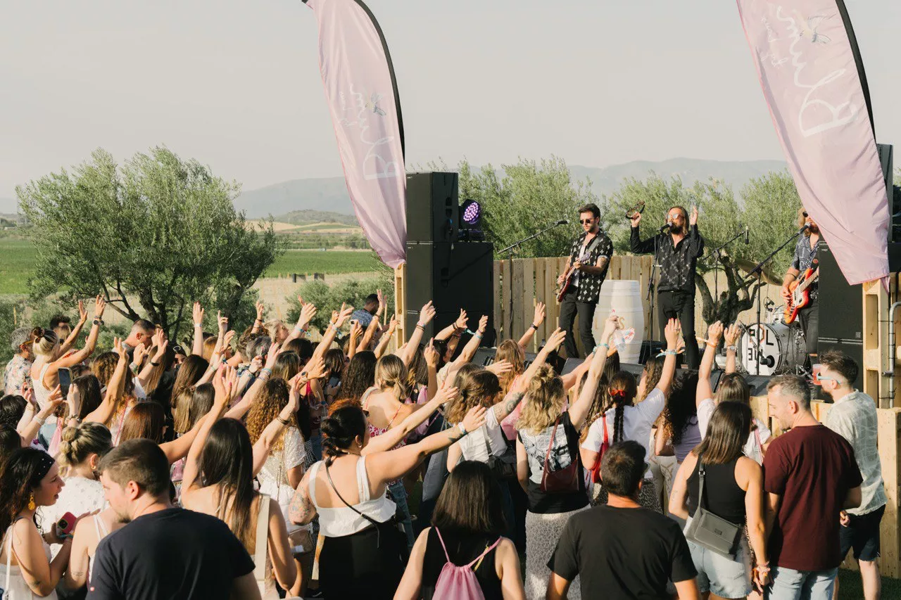 Actuación de Pol 3.14 en Bodega LAUS. Foto Jal Lux