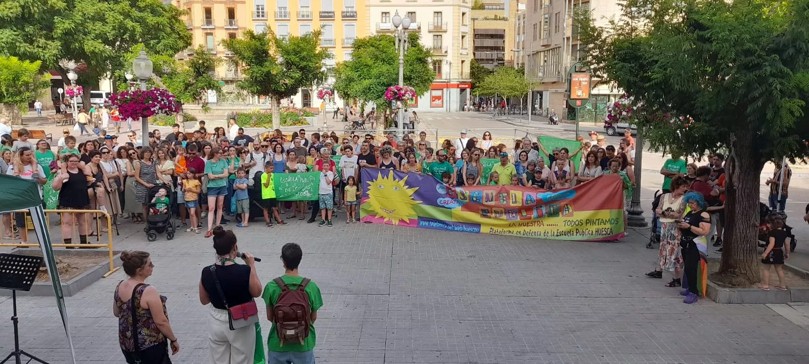  Concentración "por una educación digna y de calidad".
