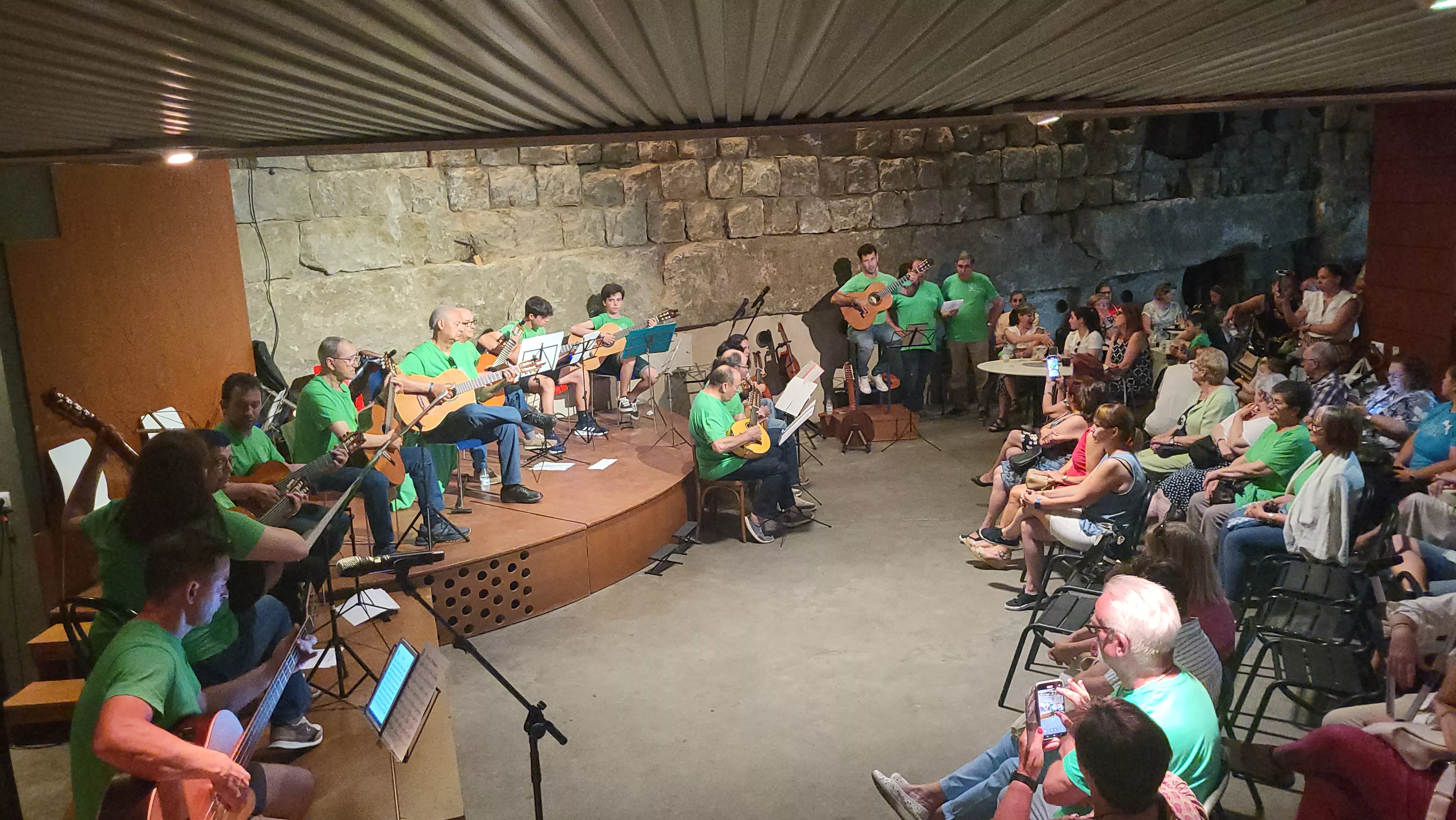 Fin de curso de la sección de Rondalla de la escuela de la Agrupación Santa Cecilia. Foto Mercedes Manterola