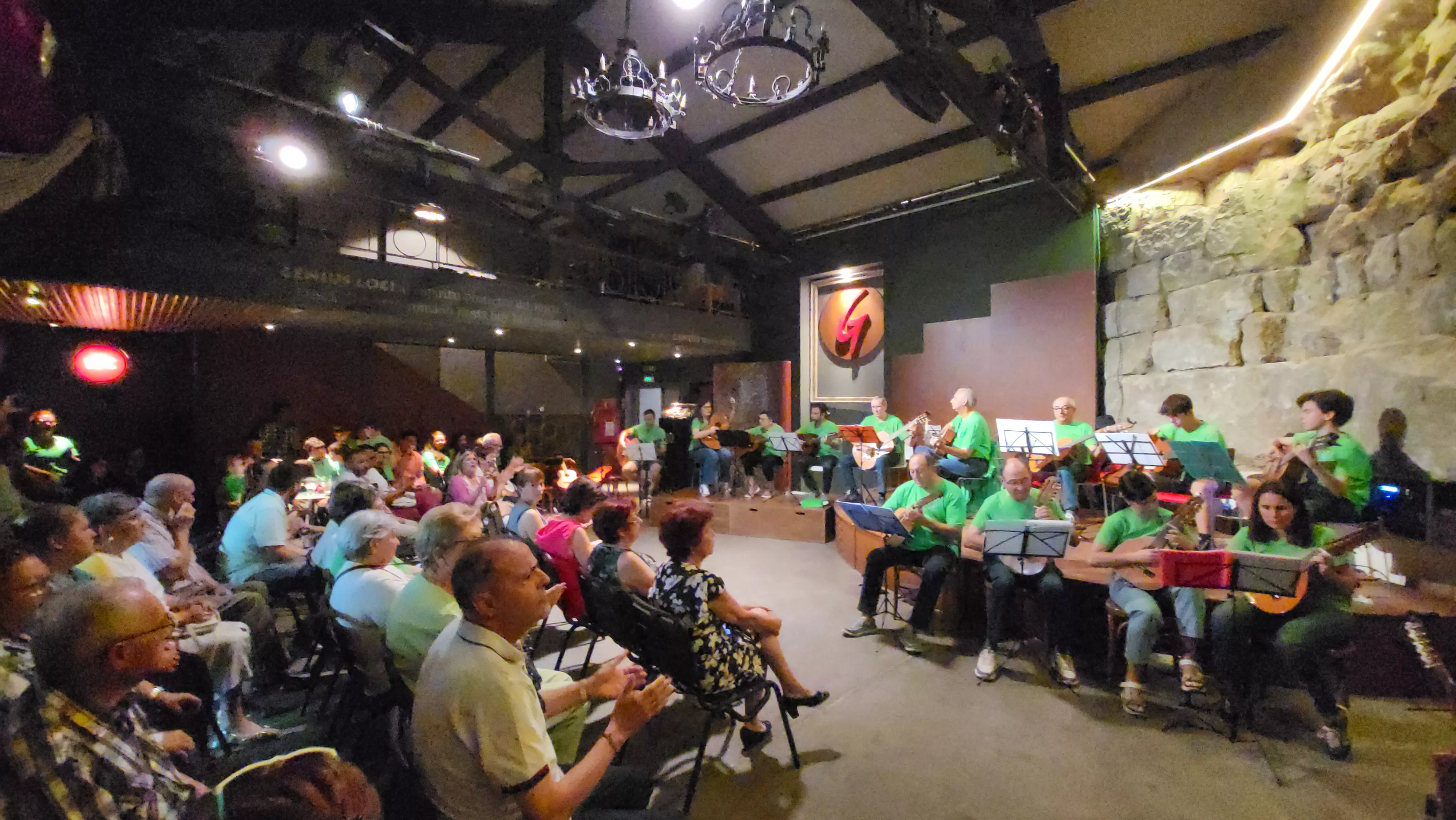 Fin de curso de la sección de Rondalla de la escuela de la Agrupación Santa Cecilia. Foto Mercedes Manterola