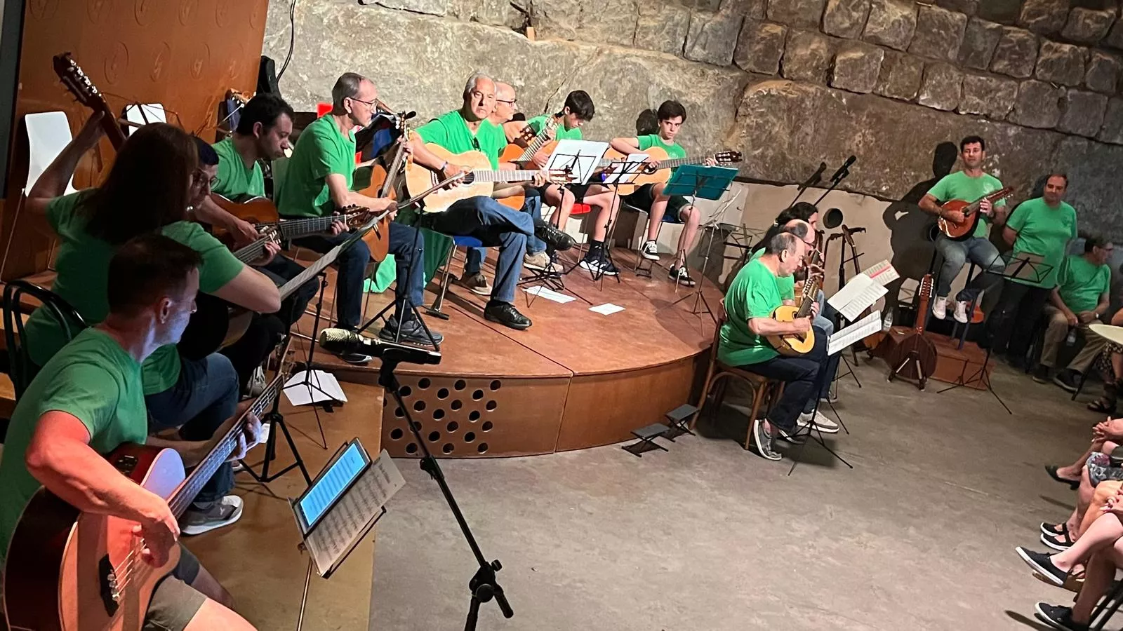 Fin de curso de la sección de Rondalla de la escuela de la Agrupación Santa Cecilia. Foto Mercedes Manterola