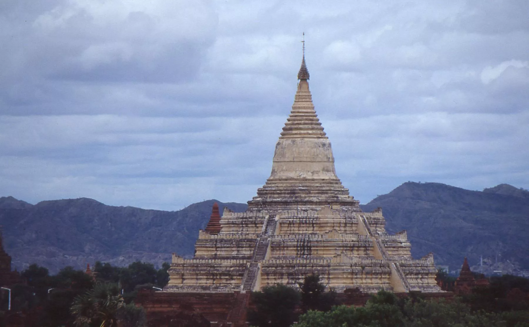 Marco Pascual en Birmania