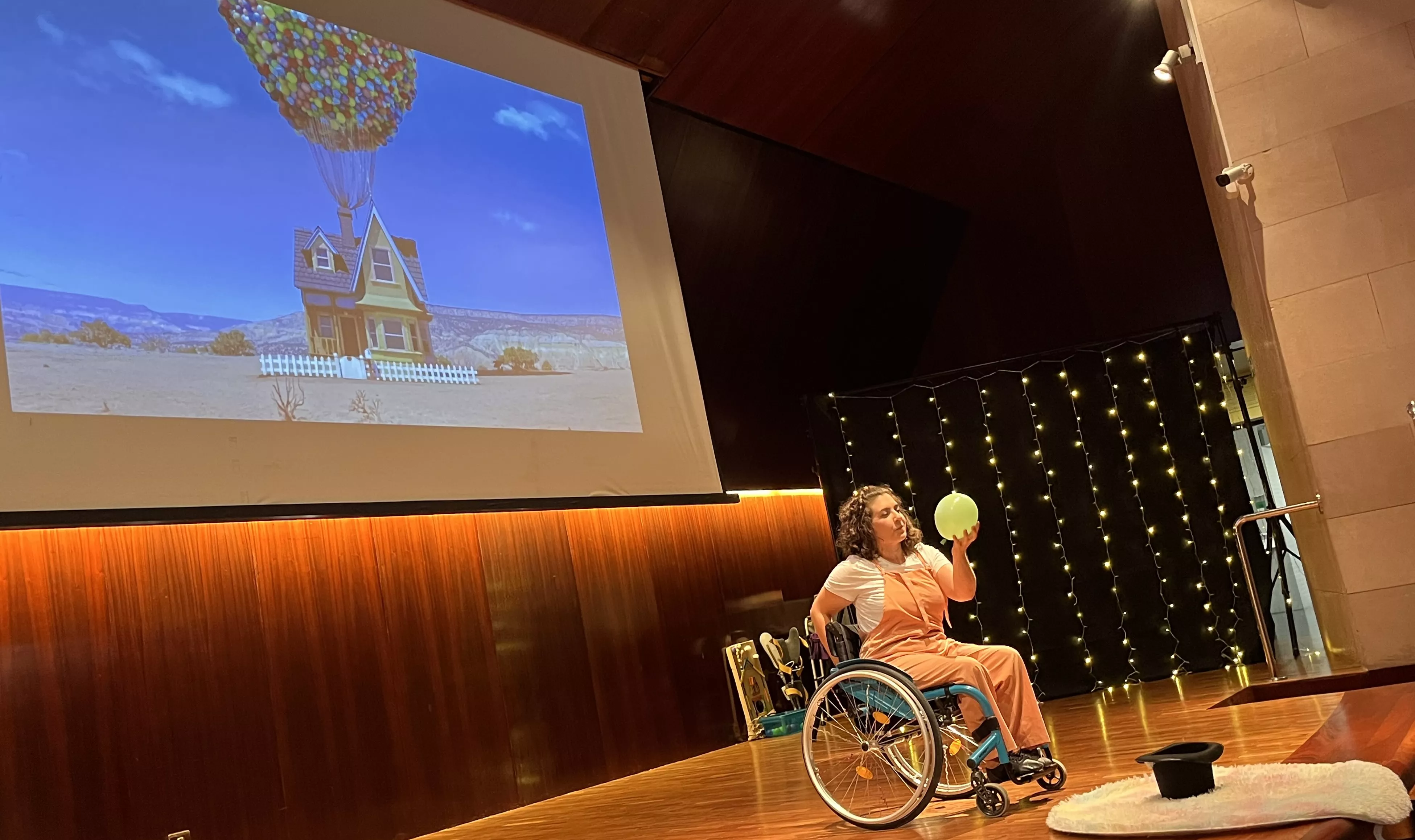 Baile solidario en Huesca por la esperanza de un avance científico que ponga fin a la ELA. Foto Mercedes Manterola