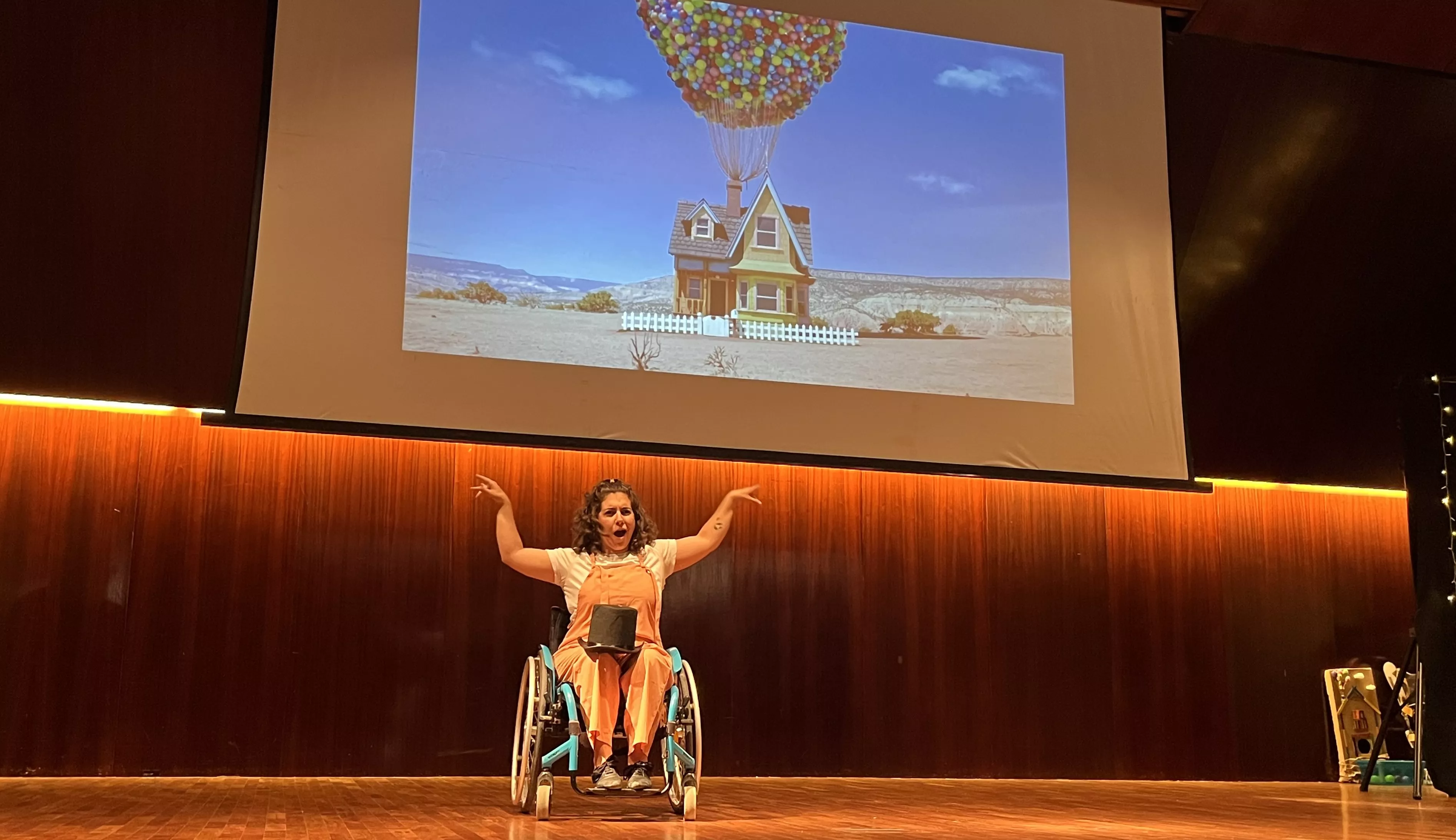 Baile solidario en Huesca por un avance científico que ponga fin a la ELA. Foto Mercedes Manterola