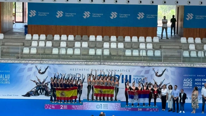 El conjunto Junior del Club 90, en el podio de los Juegos del Mediterráneo