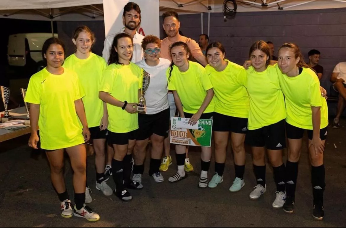 Las Estrellitas, campeonas femeninas.