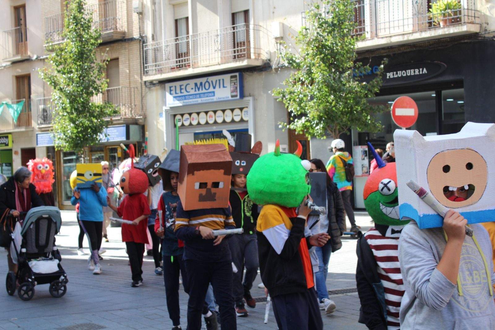 Los temidos cabezudos del colegio Sancho Ramírez de Huesca 