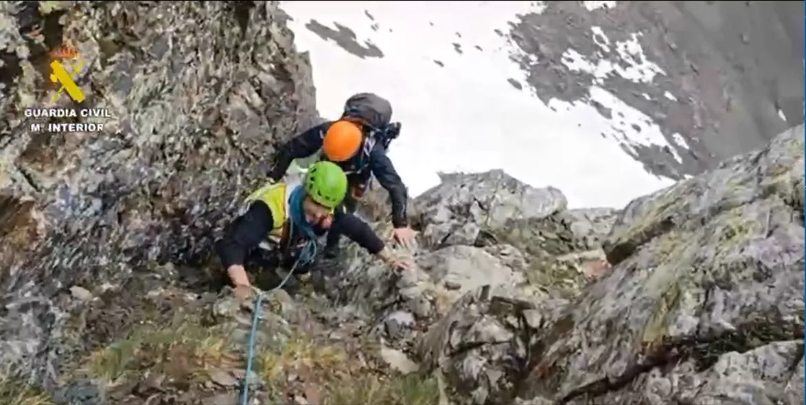 Rescatado un senderista enriscado en el pico Gran Facha.