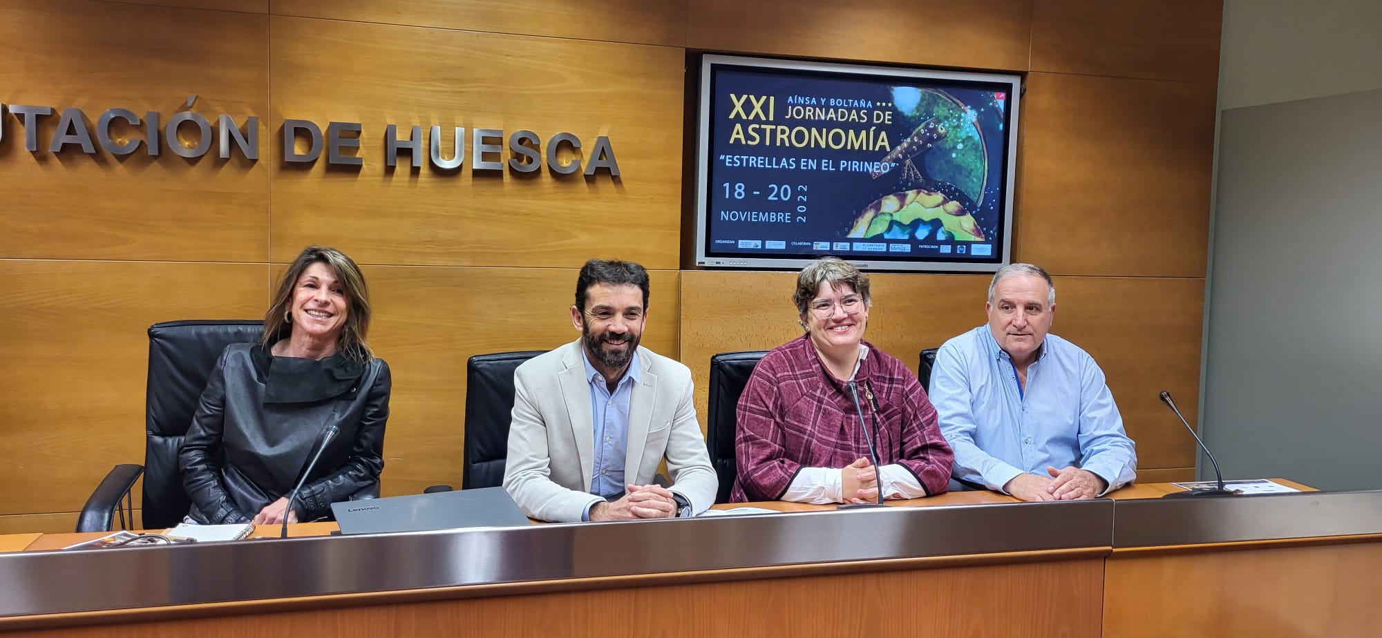 Paz Agraz, Enrique Pueyo, Sonia Orús y Alberto Solanes han presentado Estrellas en el Pirineo