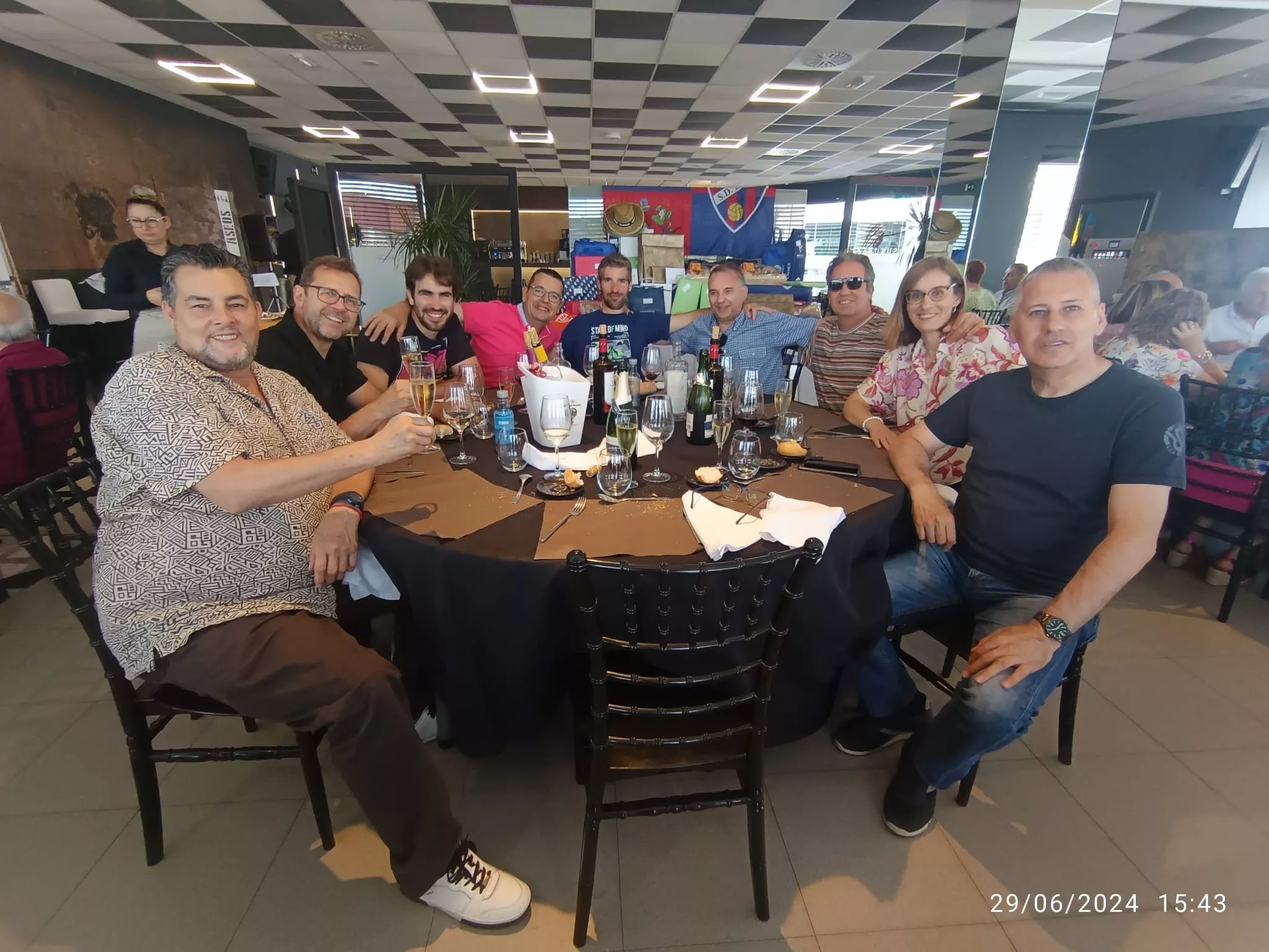 Fiesta de la peña Fenómenos Oscenses