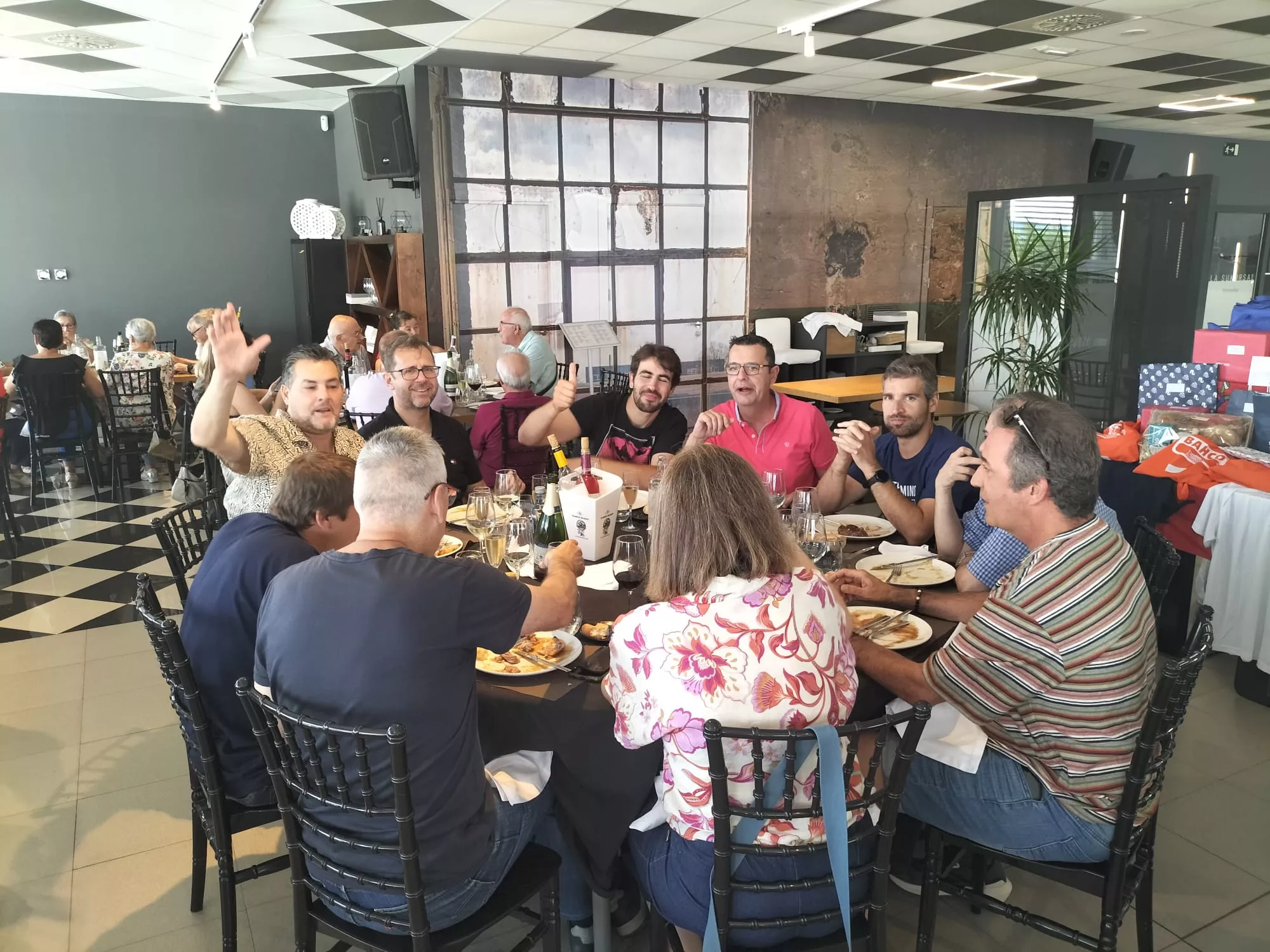 Fiesta de la peña Fenómenos Oscenses