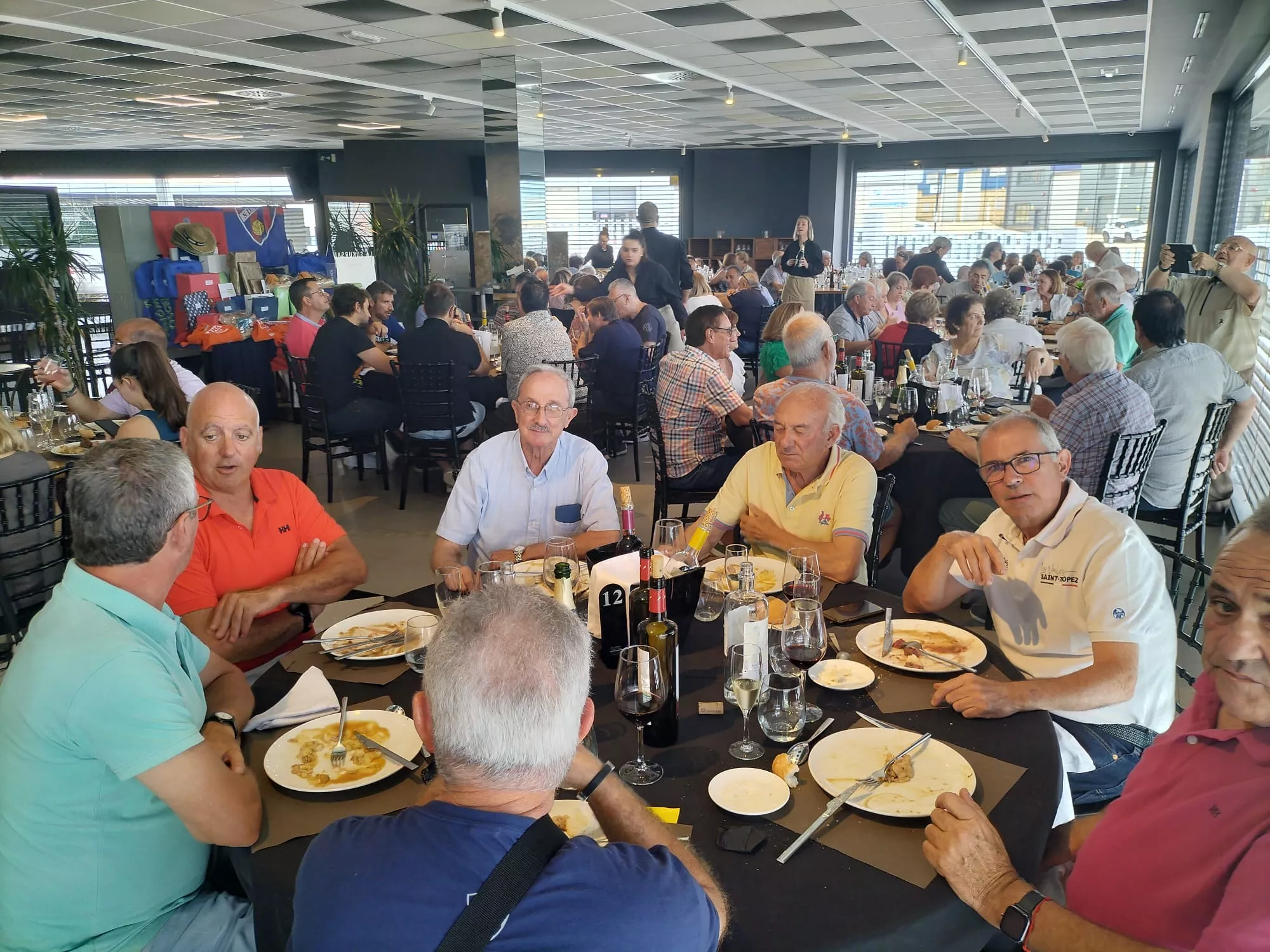 Fiesta de la peña Fenómenos Oscenses