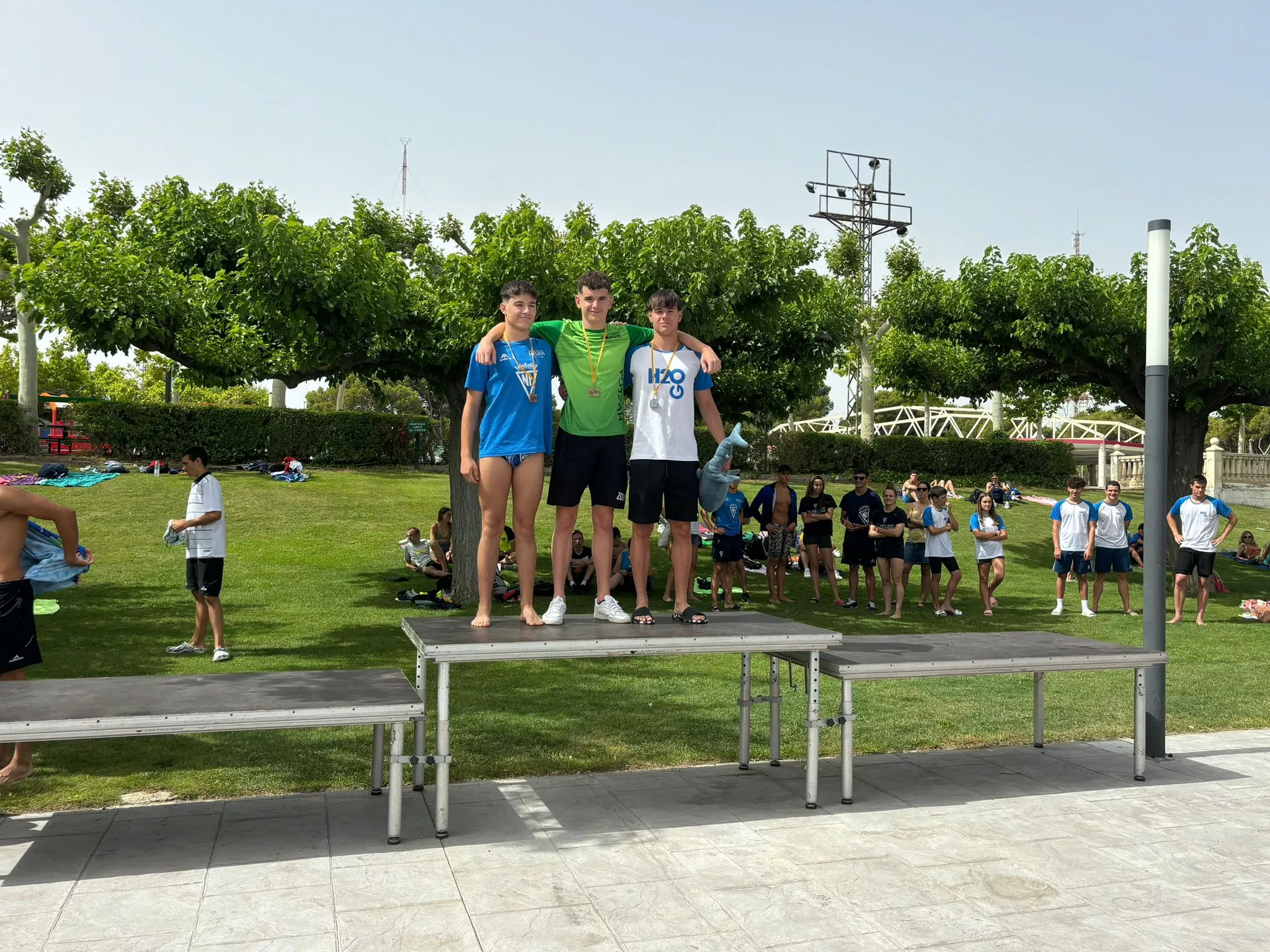 Hugo Barrio 200 espalda junior