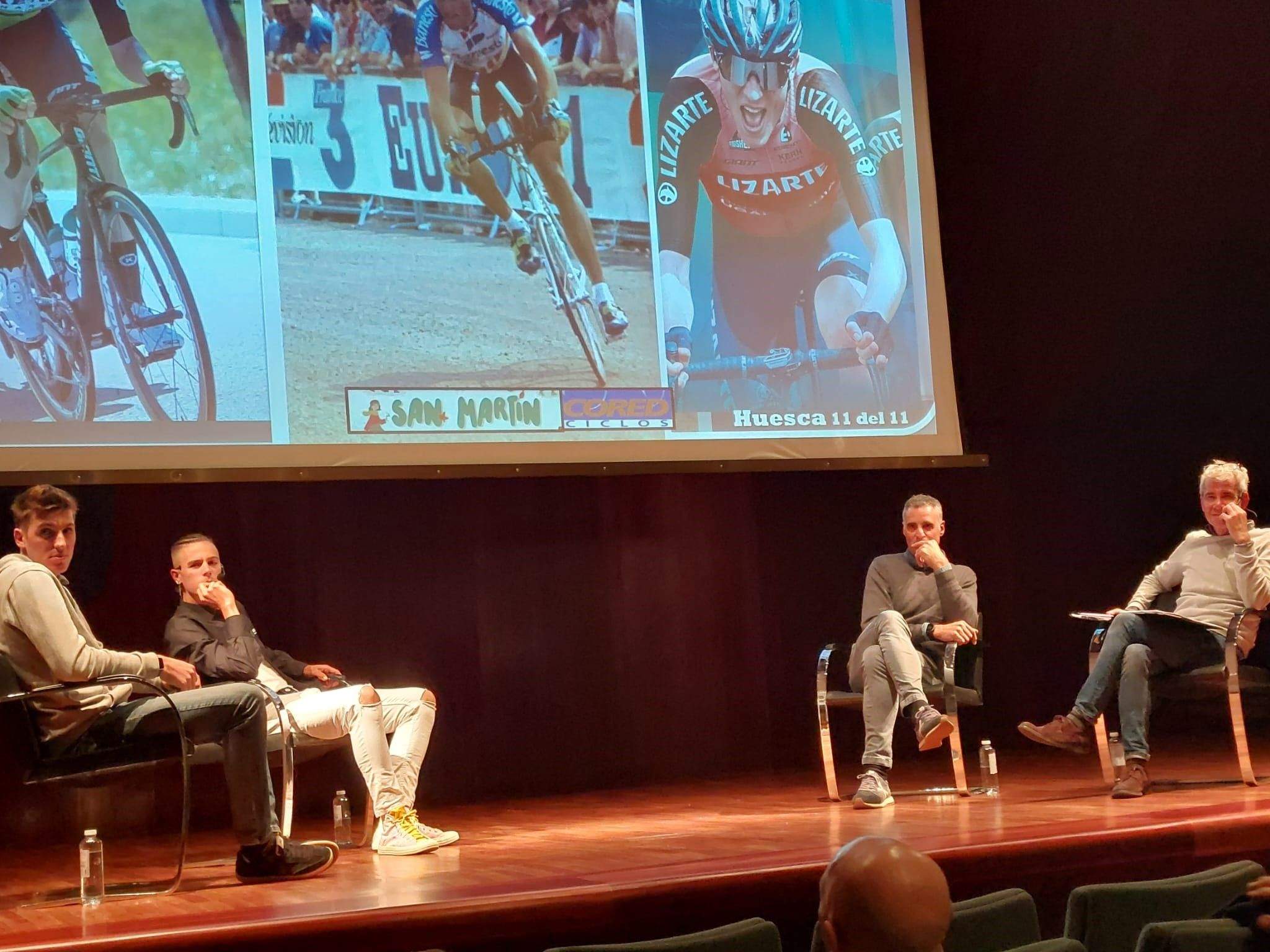 Pablo Castrillo, Jaime Castrillo, Pruden Induráin y Javier Gómez, en el debate sobre ciclismo del Barrio de San Martín