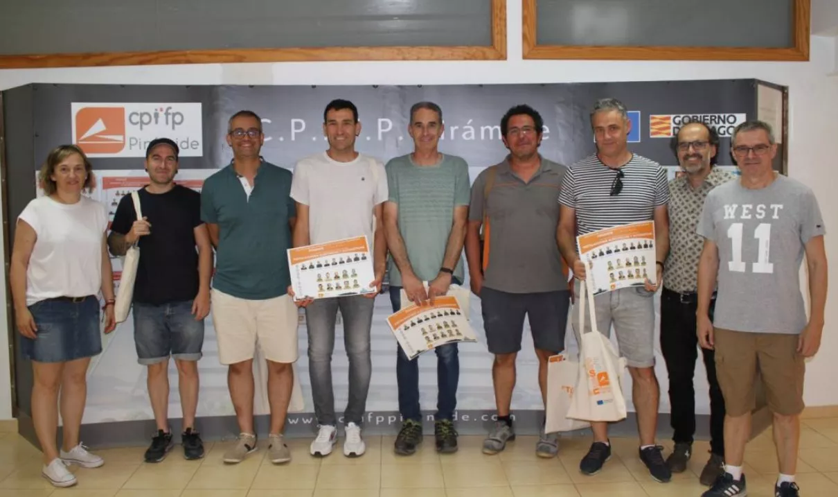 Alumnos que recibieron los diplomas en el CPIFP Pirámide