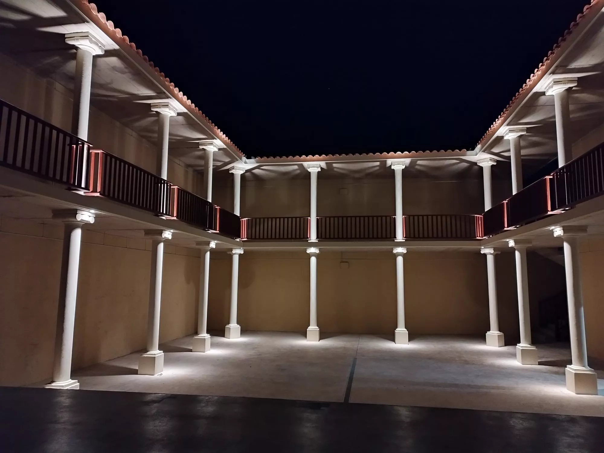 Y la guitarra de Santos, y el vals, y el carácter de Bernarda o la ligereza del trébol,... Fotos Roberto Nistal y Luis Casáus