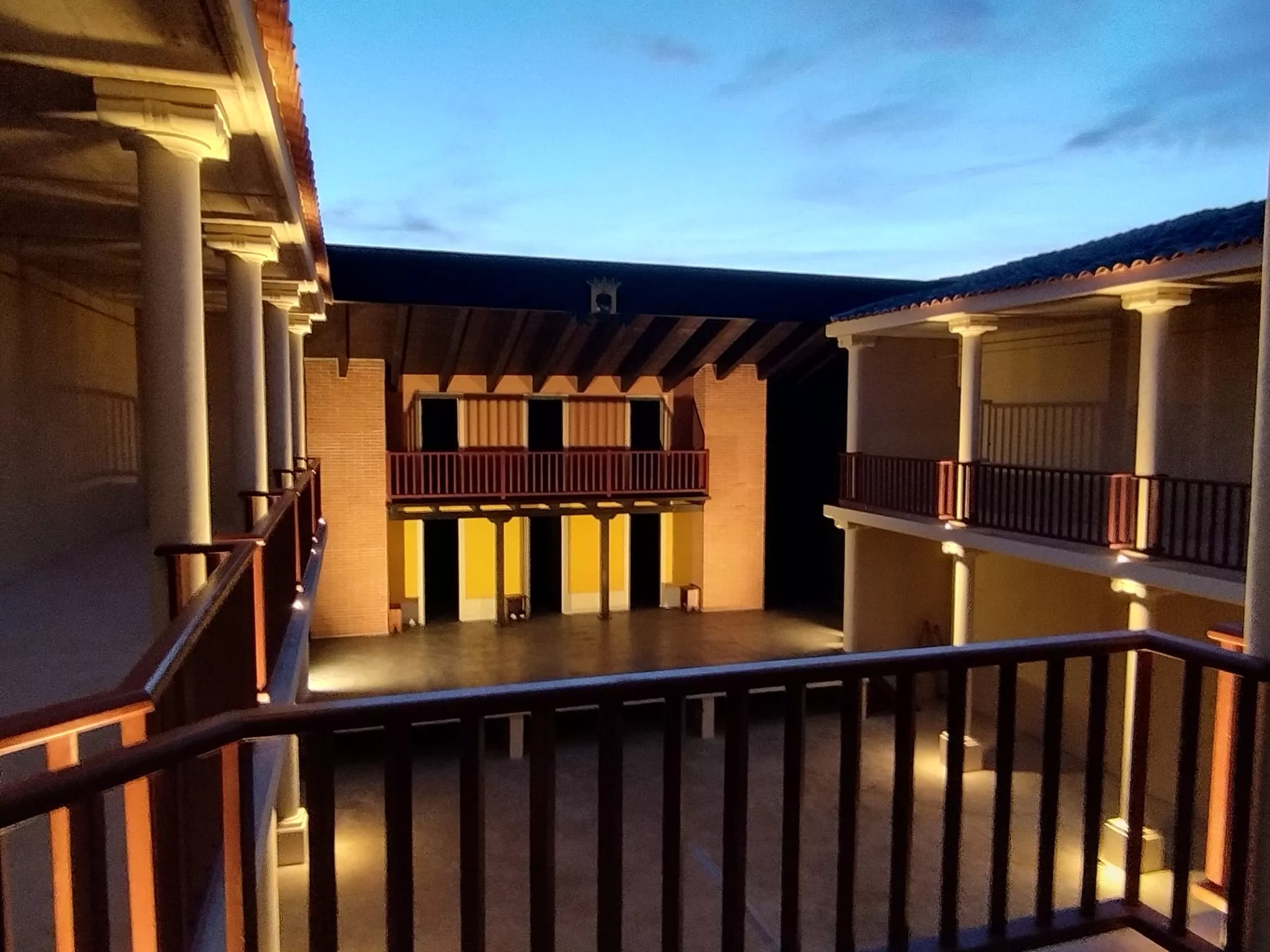 Una noche para los anales de la felicidad y la creación. Fotos Roberto Nistal y Luis Casáus