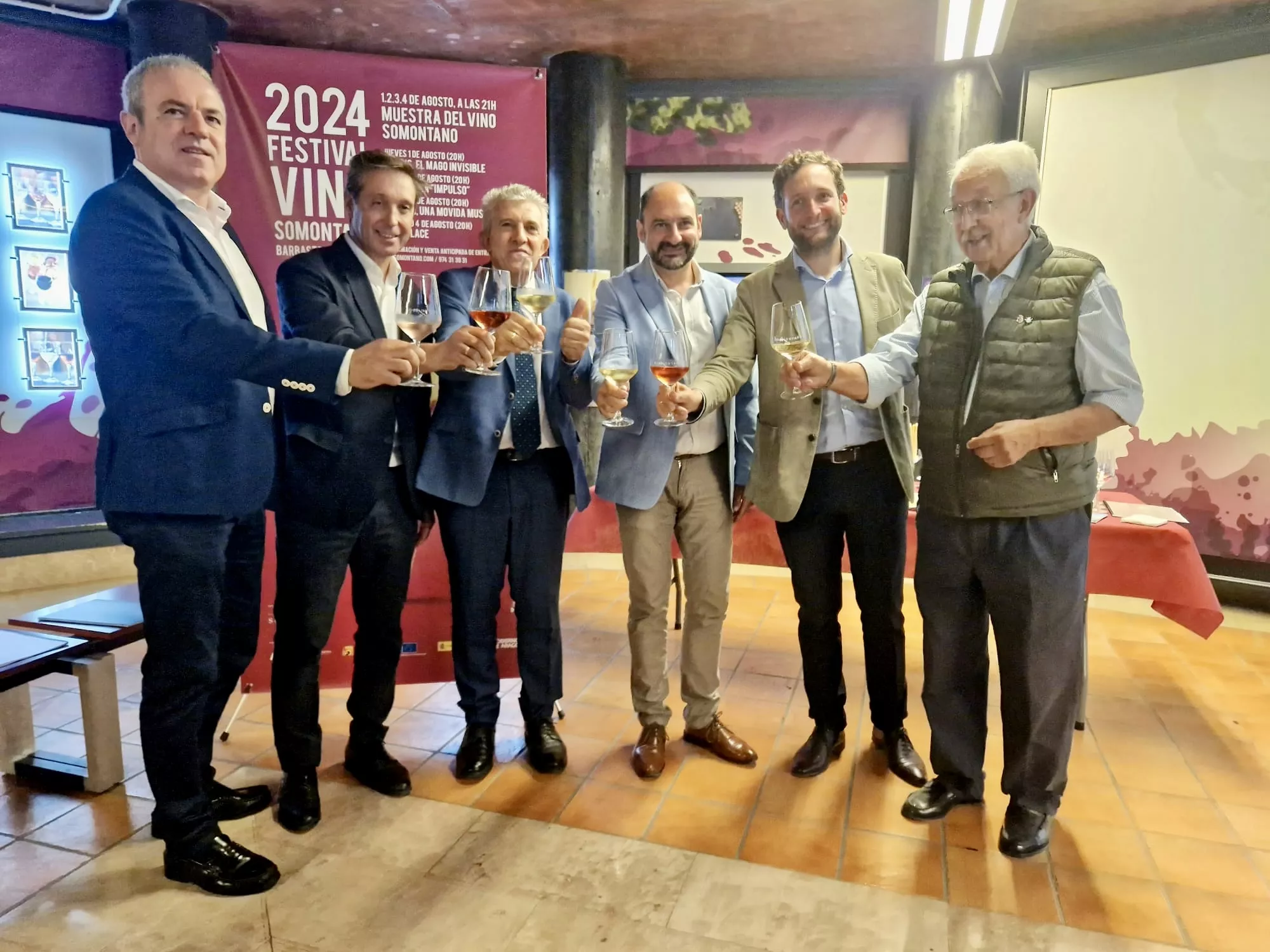 Autoridades en la presentación del Festival Vino del Somontano