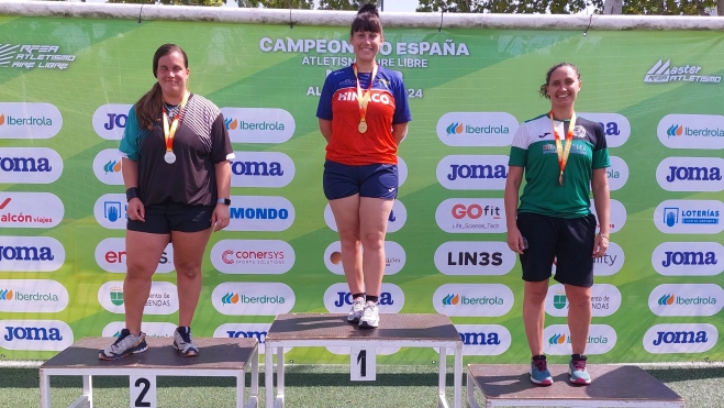 Sandra García, oro en martillo. Sandra García, oro en martillo.