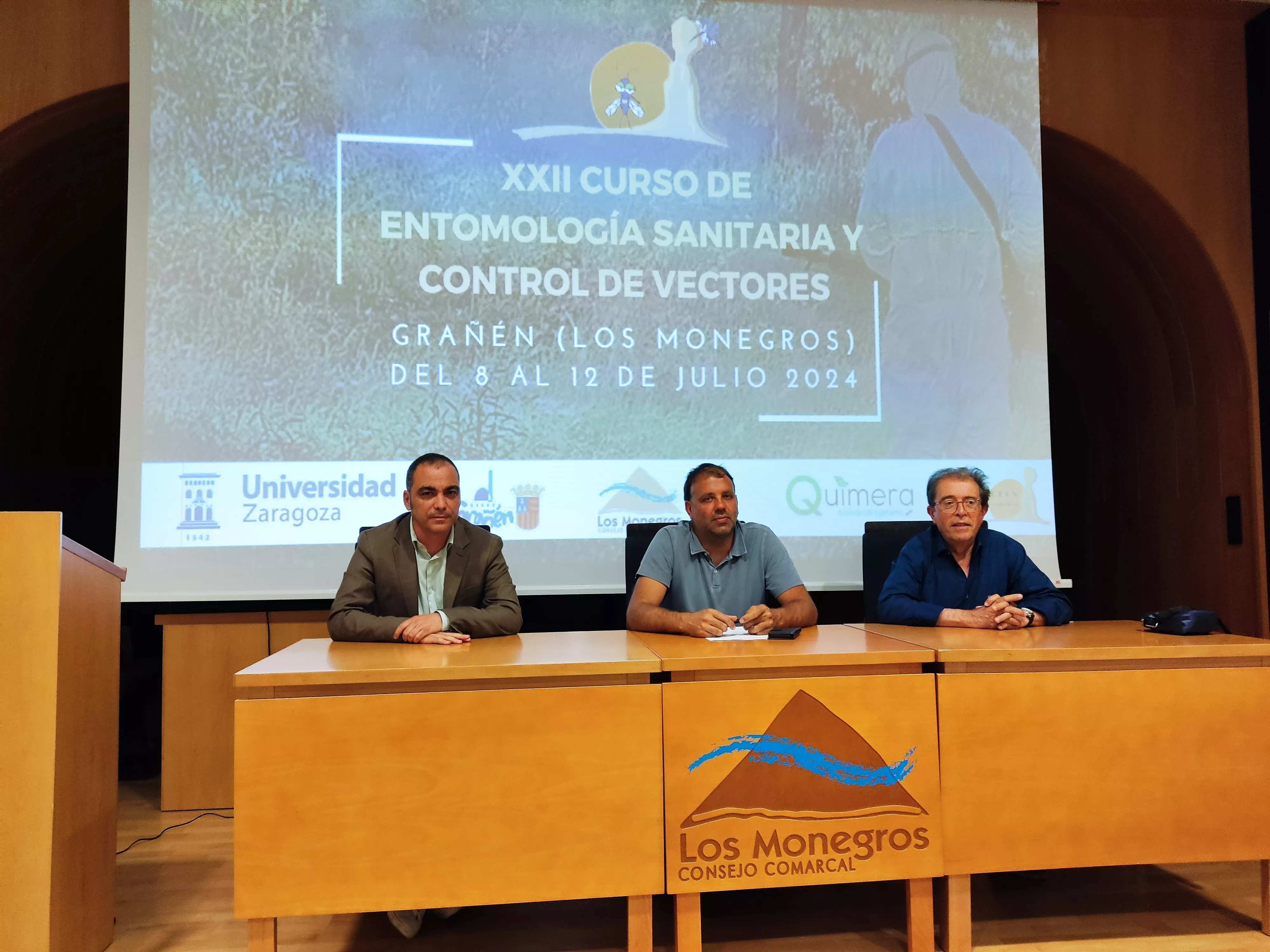 Carlos Sampériz, Pedro Loscertales y Javier Lucientes en la presentación del XXII Curso de Entomología Sanitaria y Control de Vectores. 