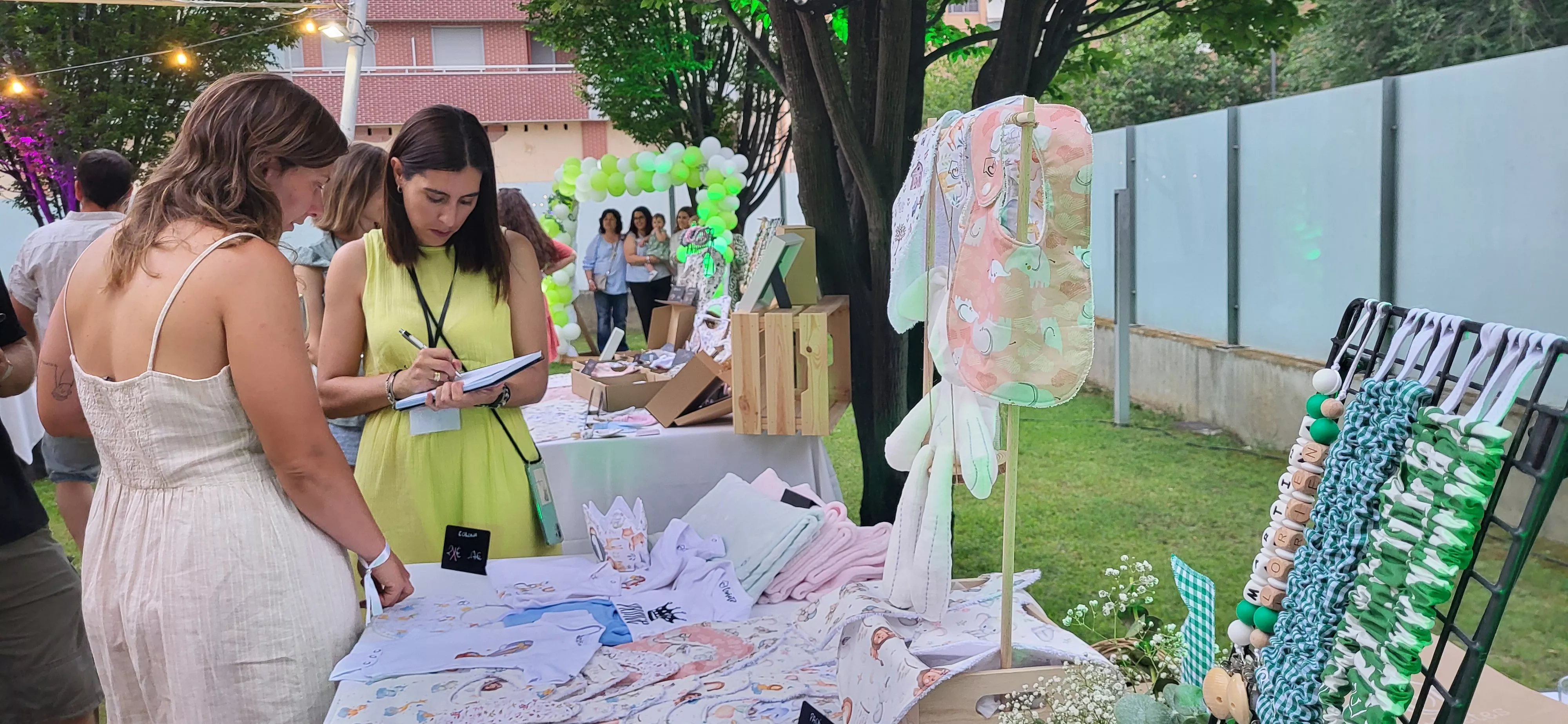 Fiesta del segundo aniversario de Cariñetes y la presentación de su colección laurentina. Foto Mercedes Manterola