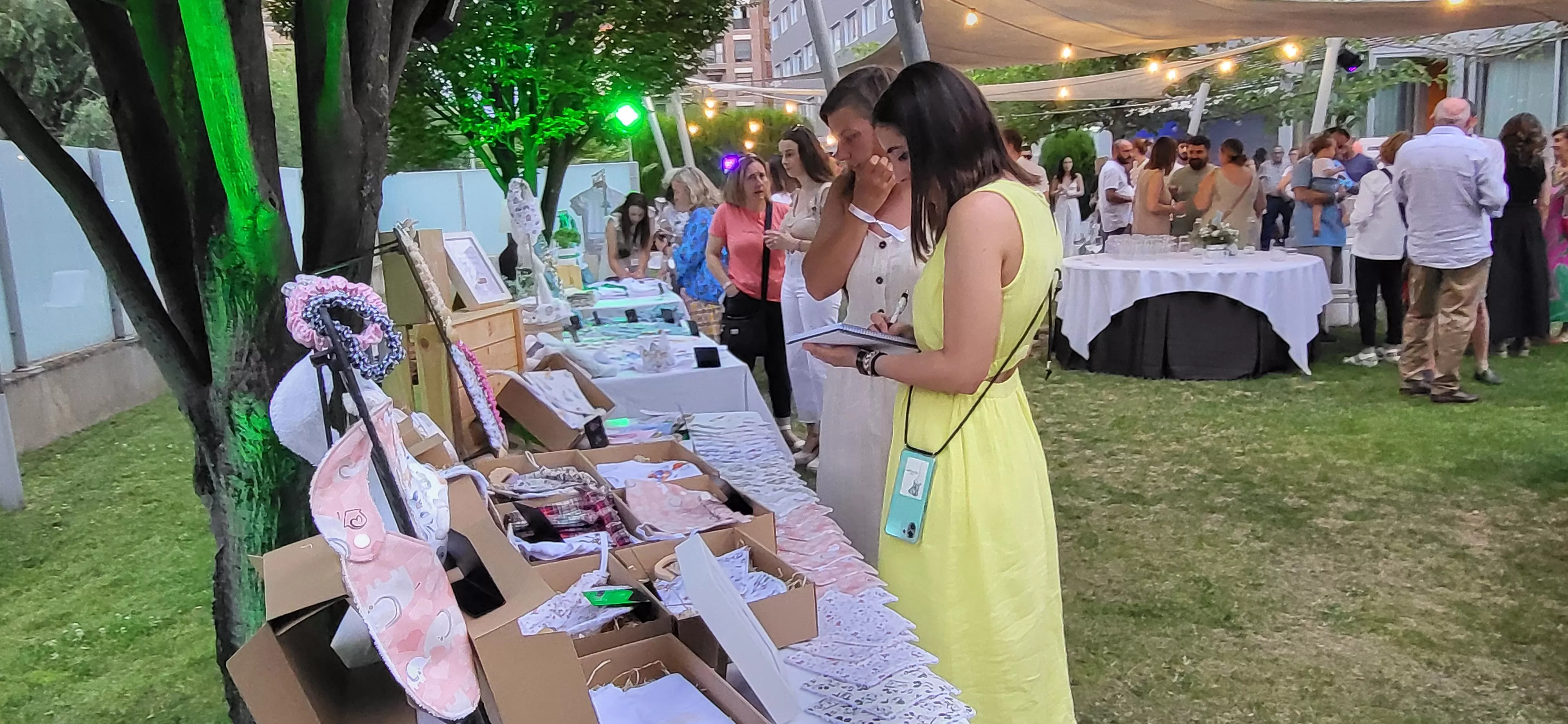 Fiesta del segundo aniversario de Cariñetes y la presentación de su colección laurentina. Foto Mercedes Manterola