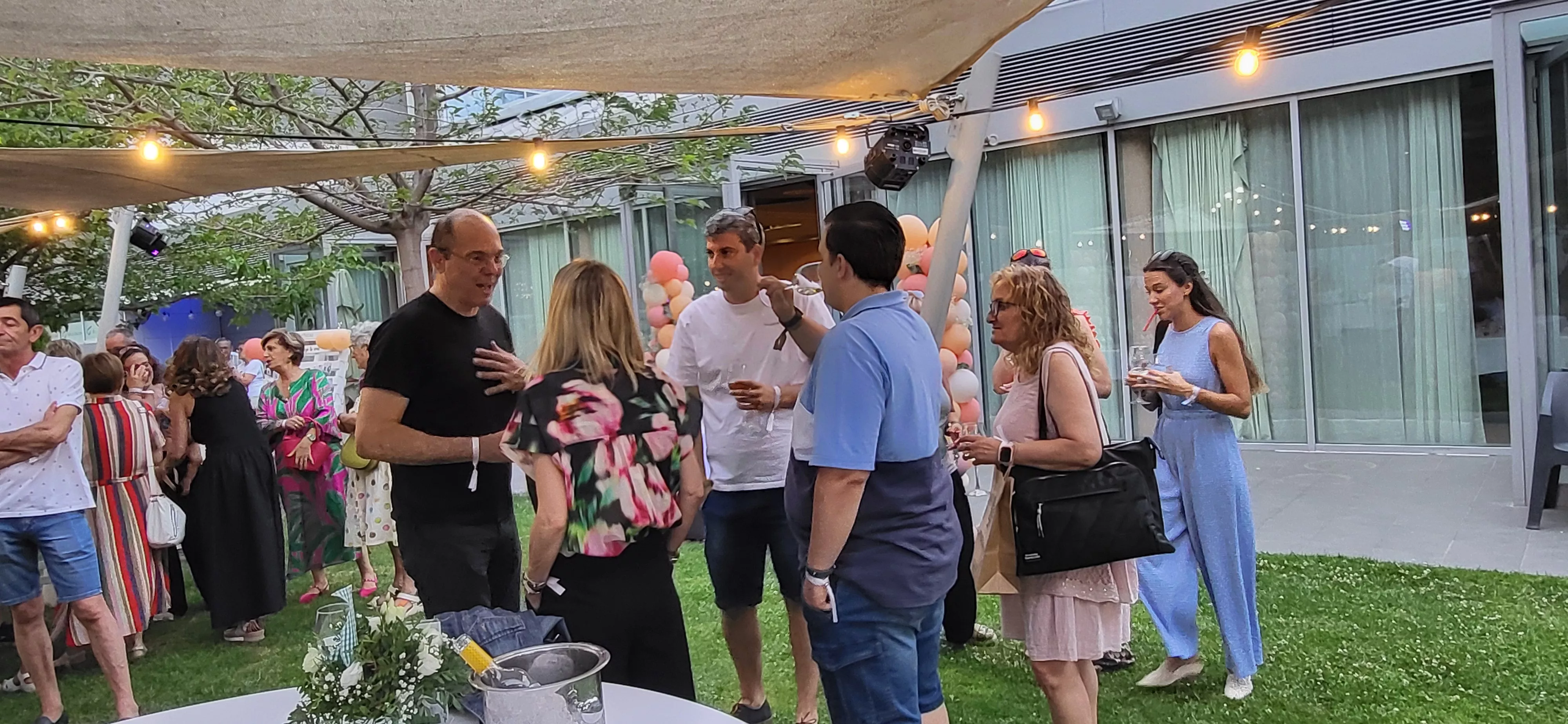 Fiesta del segundo aniversario de Cariñetes y la presentación de su colección laurentina. Foto Mercedes Manterola