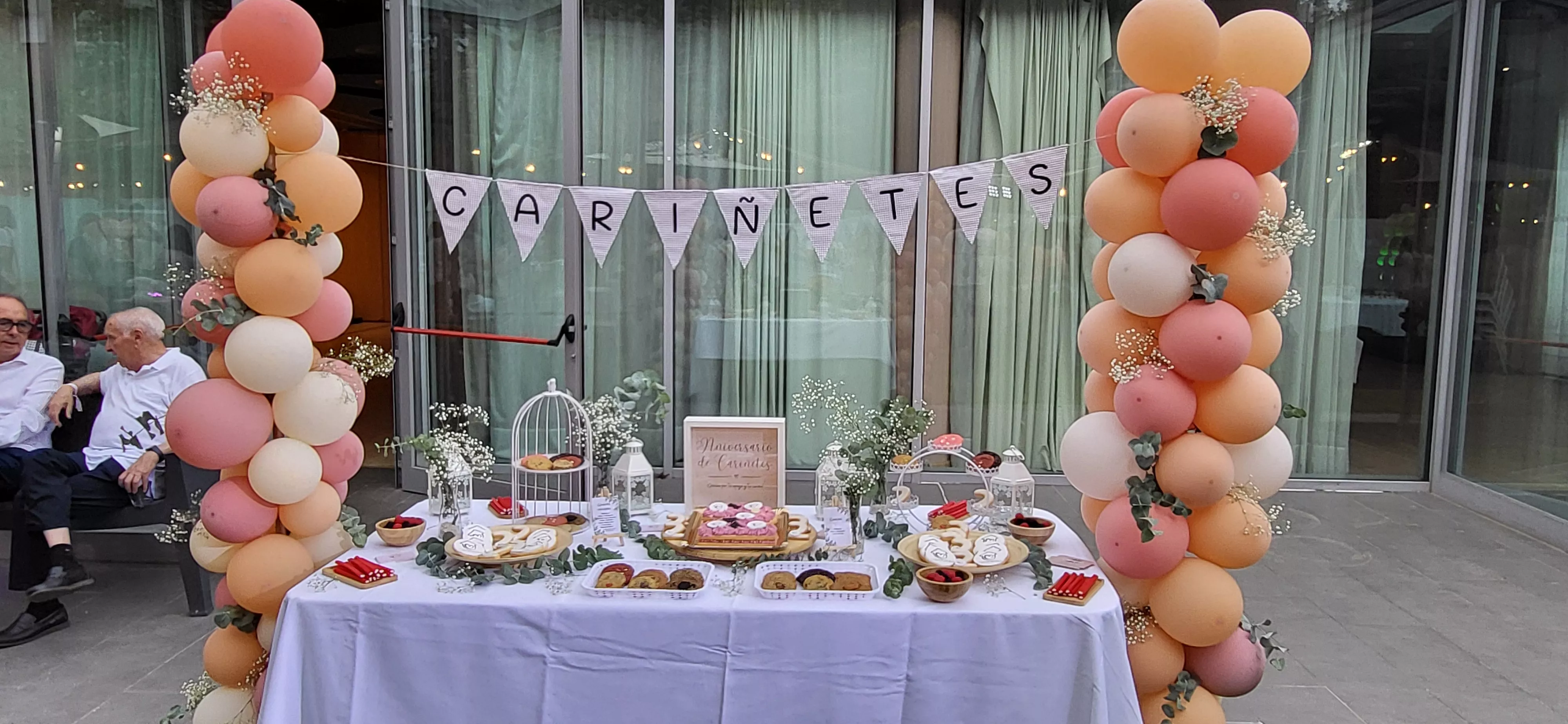 Fiesta del segundo aniversario de Cariñetes y la presentación de su colección laurentina. Foto Mercedes Manterola