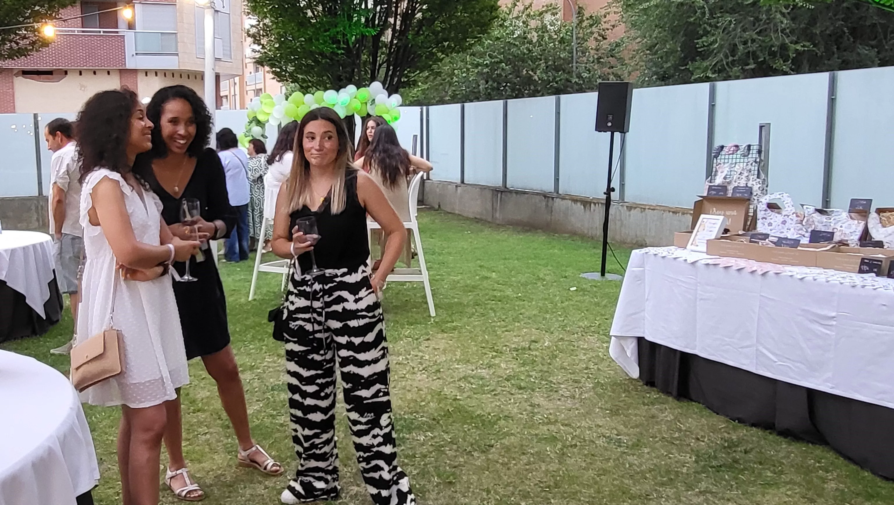 Fiesta del segundo aniversario de Cariñetes y la presentación de su colección laurentina. Foto Mercedes Manterola