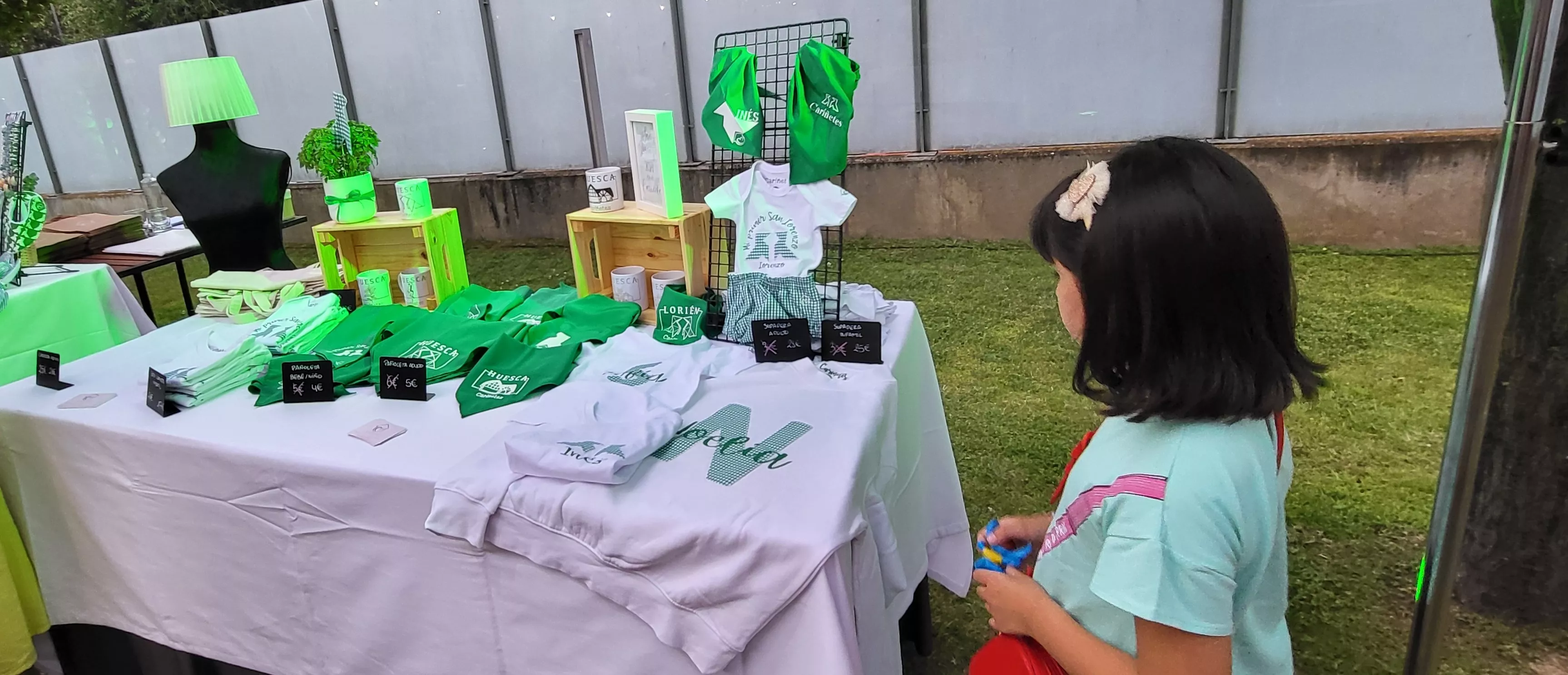 Fiesta del segundo aniversario de Cariñetes y la presentación de su colección laurentina. Foto Mercedes Manterola