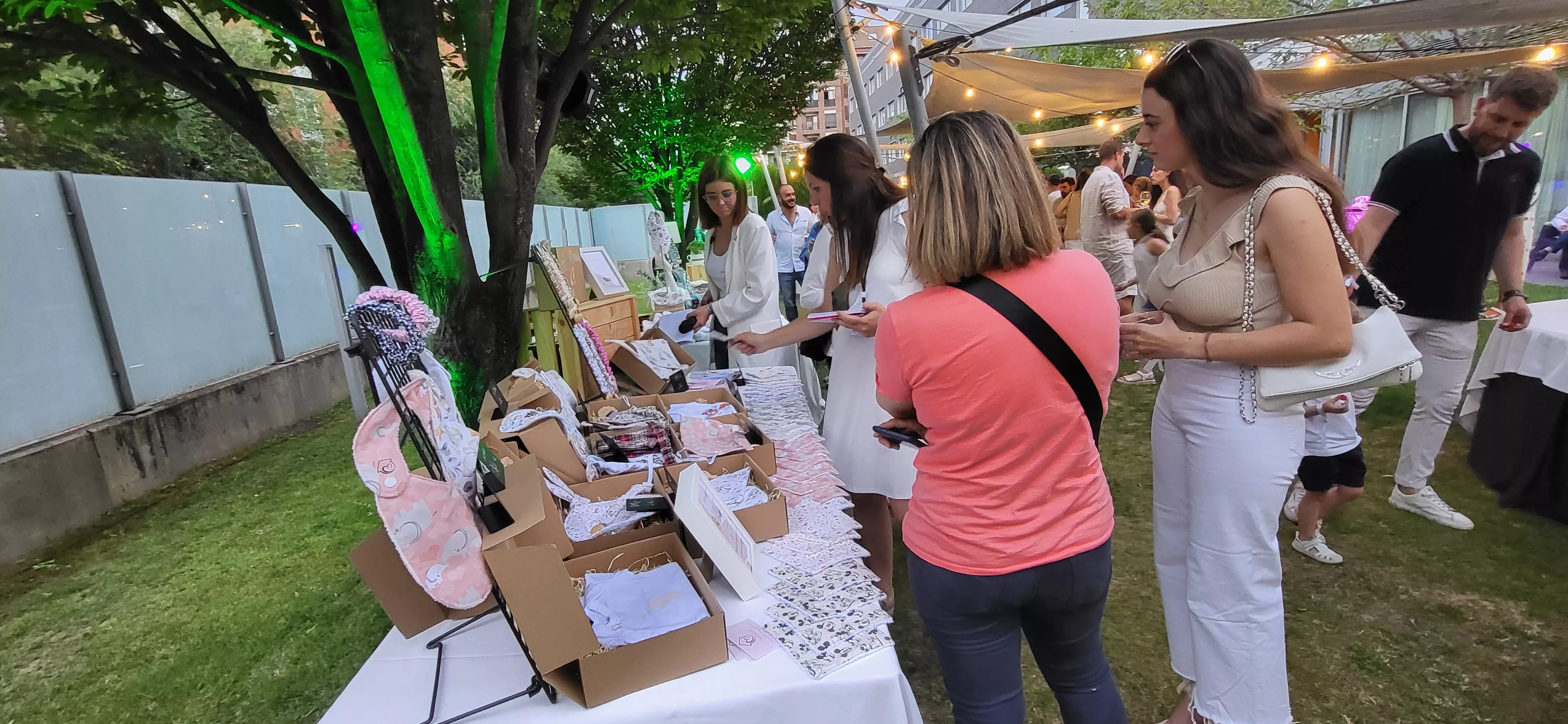 Fiesta del segundo aniversario de Cariñetes y la presentación de su colección laurentina. Foto Mercedes Manterola