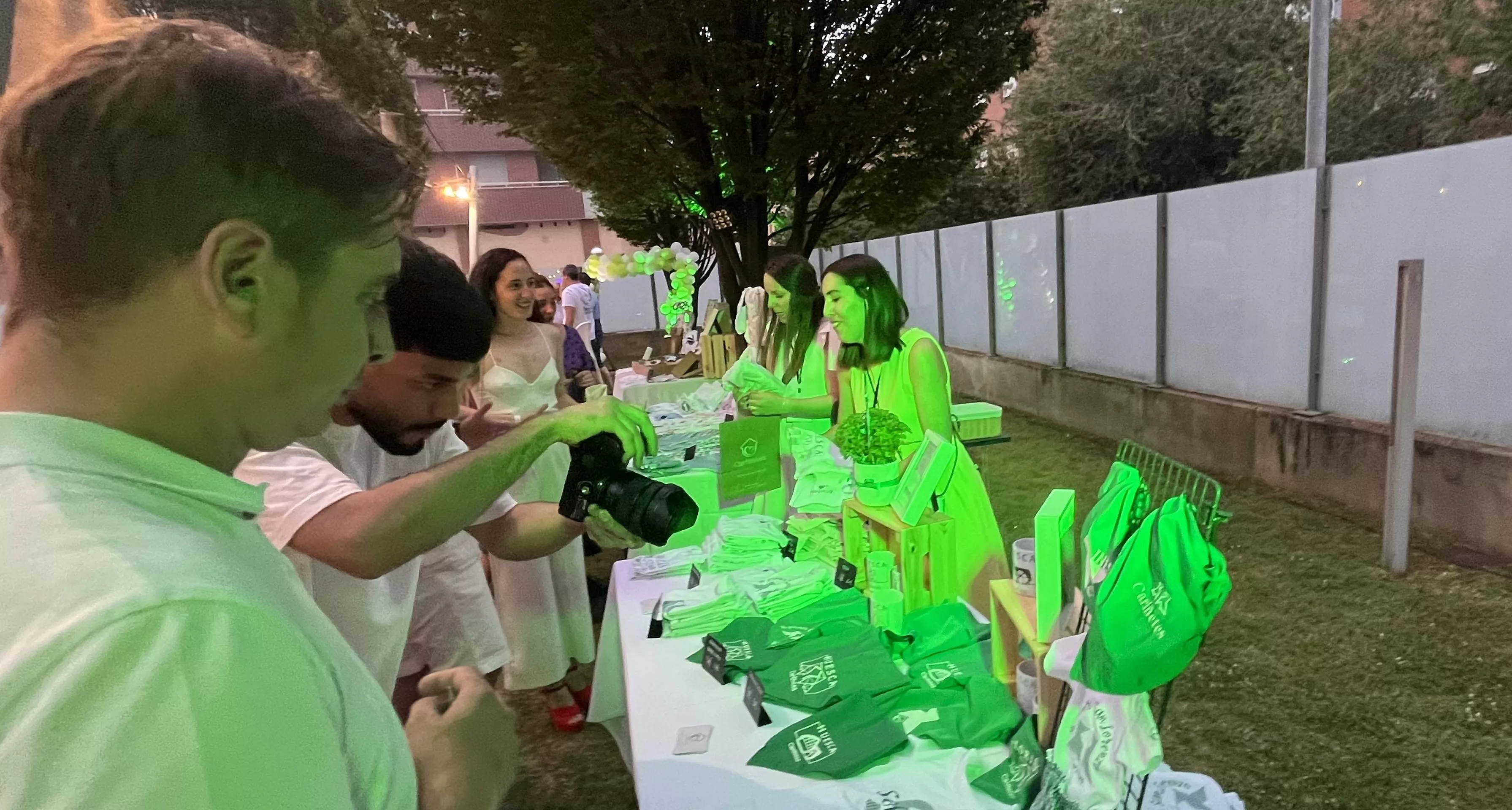 Fiesta del segundo aniversario de Cariñetes y la presentación de su colección laurentina. Foto Mercedes Manterola