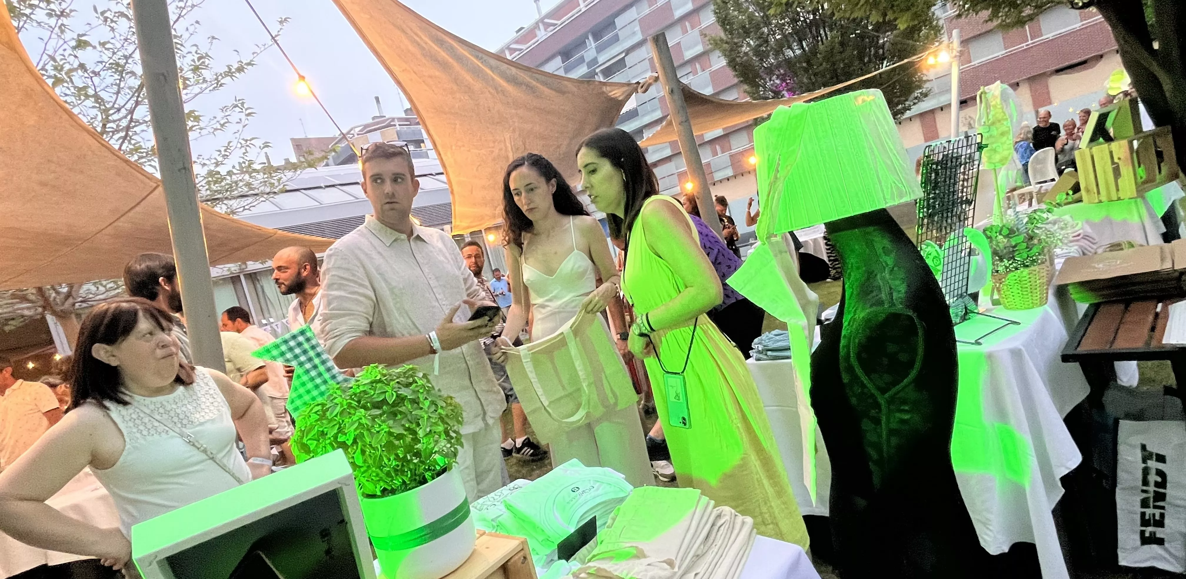 Fiesta del segundo aniversario de Cariñetes y la presentación de su colección laurentina. Foto Mercedes Manterola