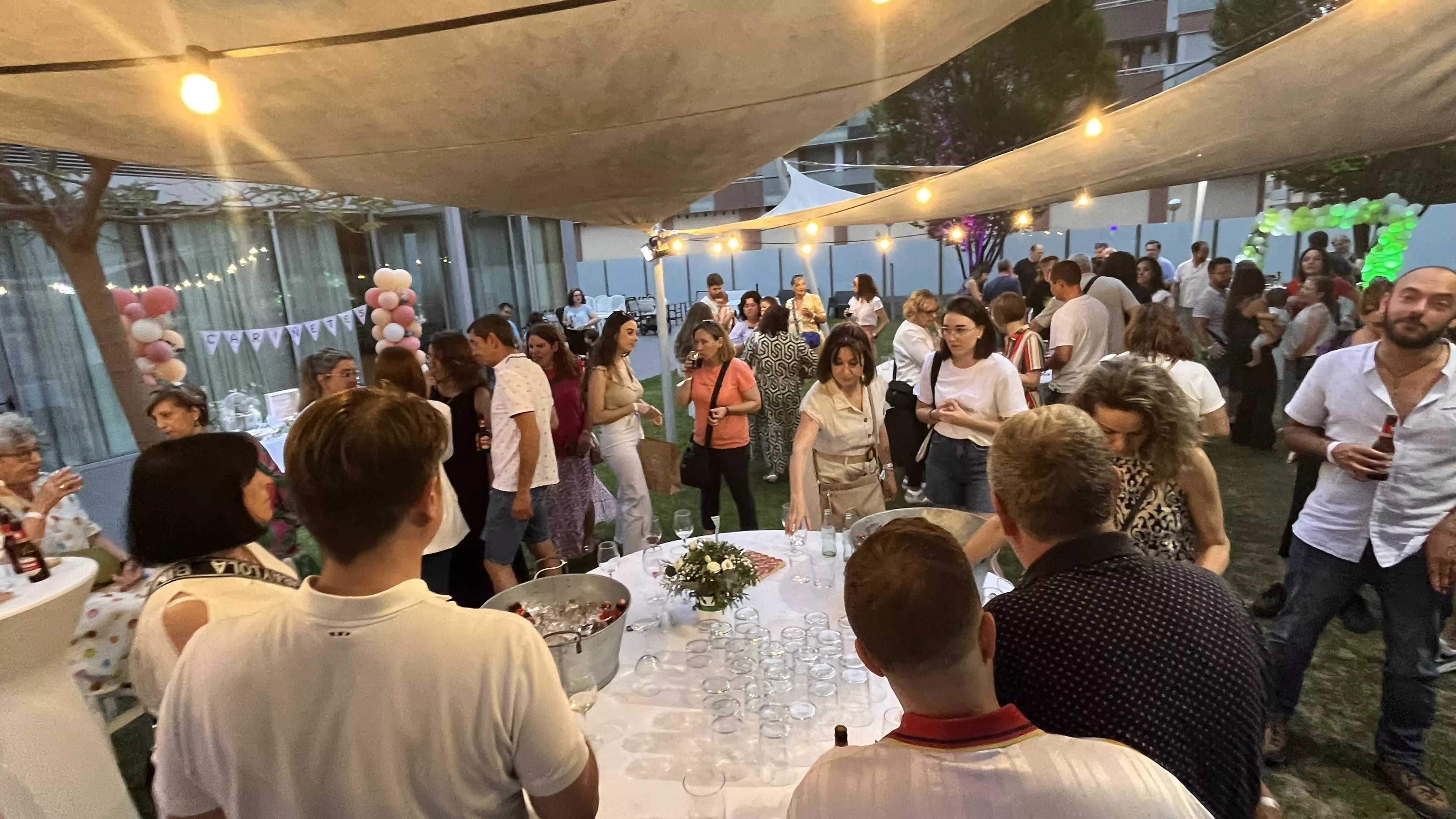 Fiesta del segundo aniversario de Cariñetes y la presentación de su colección laurentina. Foto Mercedes Manterola