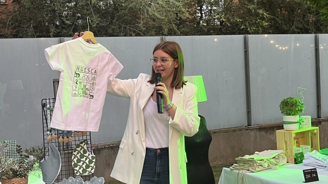 Ana Gabarre con la nueva camiseta de San Lorenzo. Foto Mercedes Manterola Ana Gabarre con la nueva camiseta de San Lorenzo. Foto Mercedes Manterola