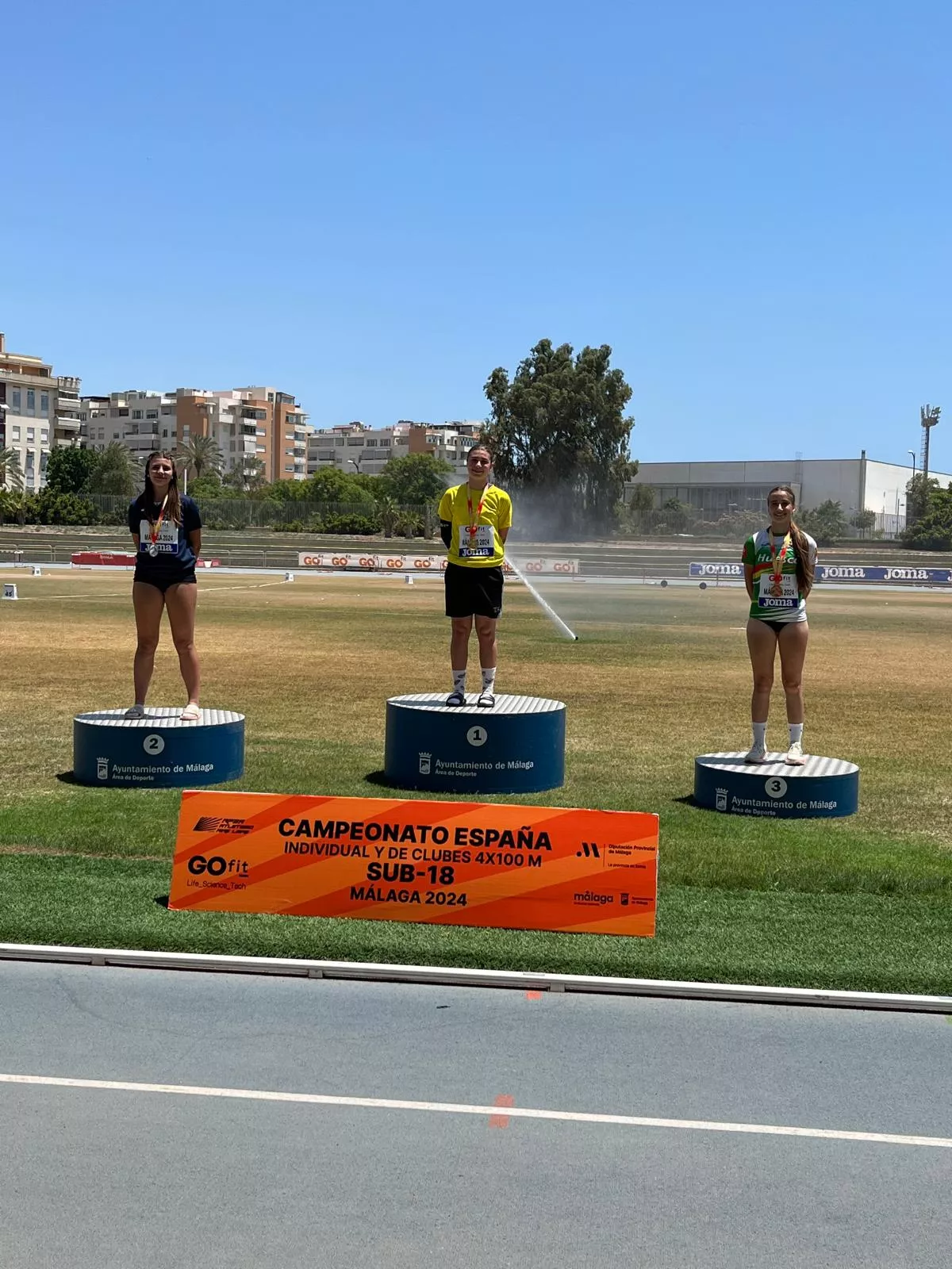 Podio de María Laguarta en jabalina.