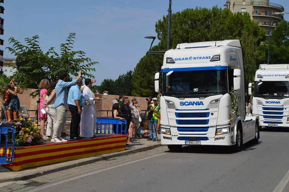 Los transportistas celebran San Cristóbal en Monzón.