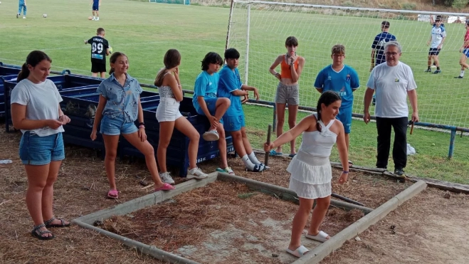 Juegos tradicionales en Alcala de Gurrea, barra aragonesa.