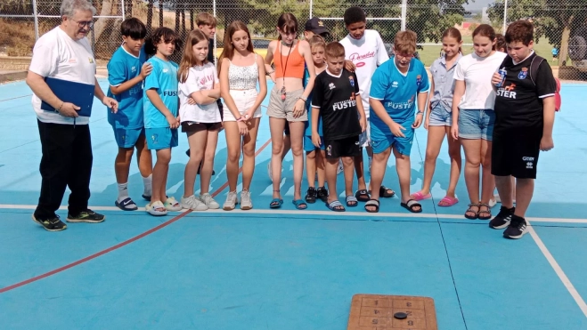 Juegos tradicionales en Alcala de Gurrea, siete y medio.