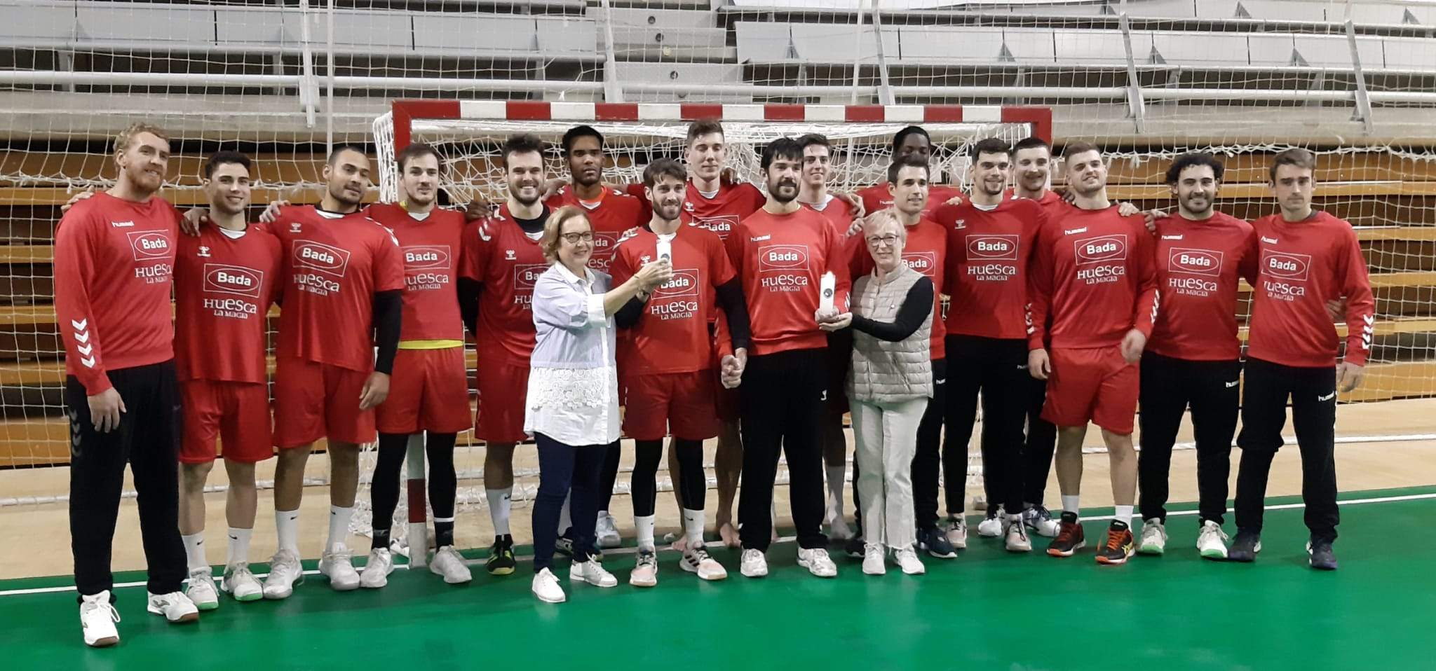 Las velas de Bada Huesca con Lucía González de Asís y Rosa Tenas.