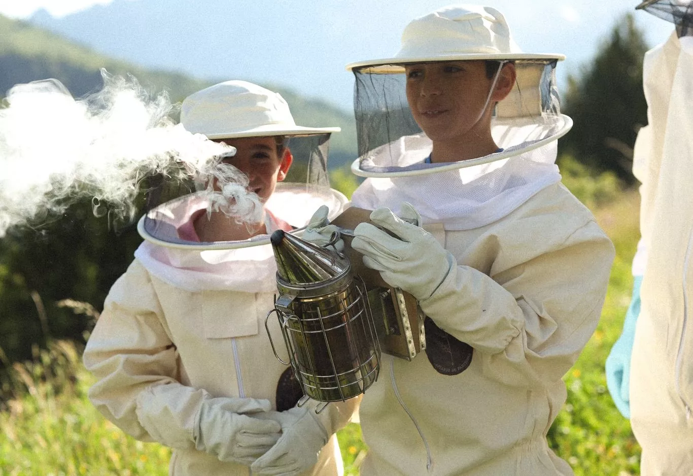 Visitas ecoguiadas al Apiario de Panticosa de Sandra Víu. Foto thealpha_photography
