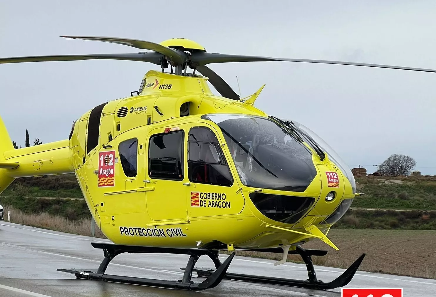 El helicóptero del 112 ha trasladado a la mujer herida tras ser agredida con un cuchillo por su hijo en Benasque.