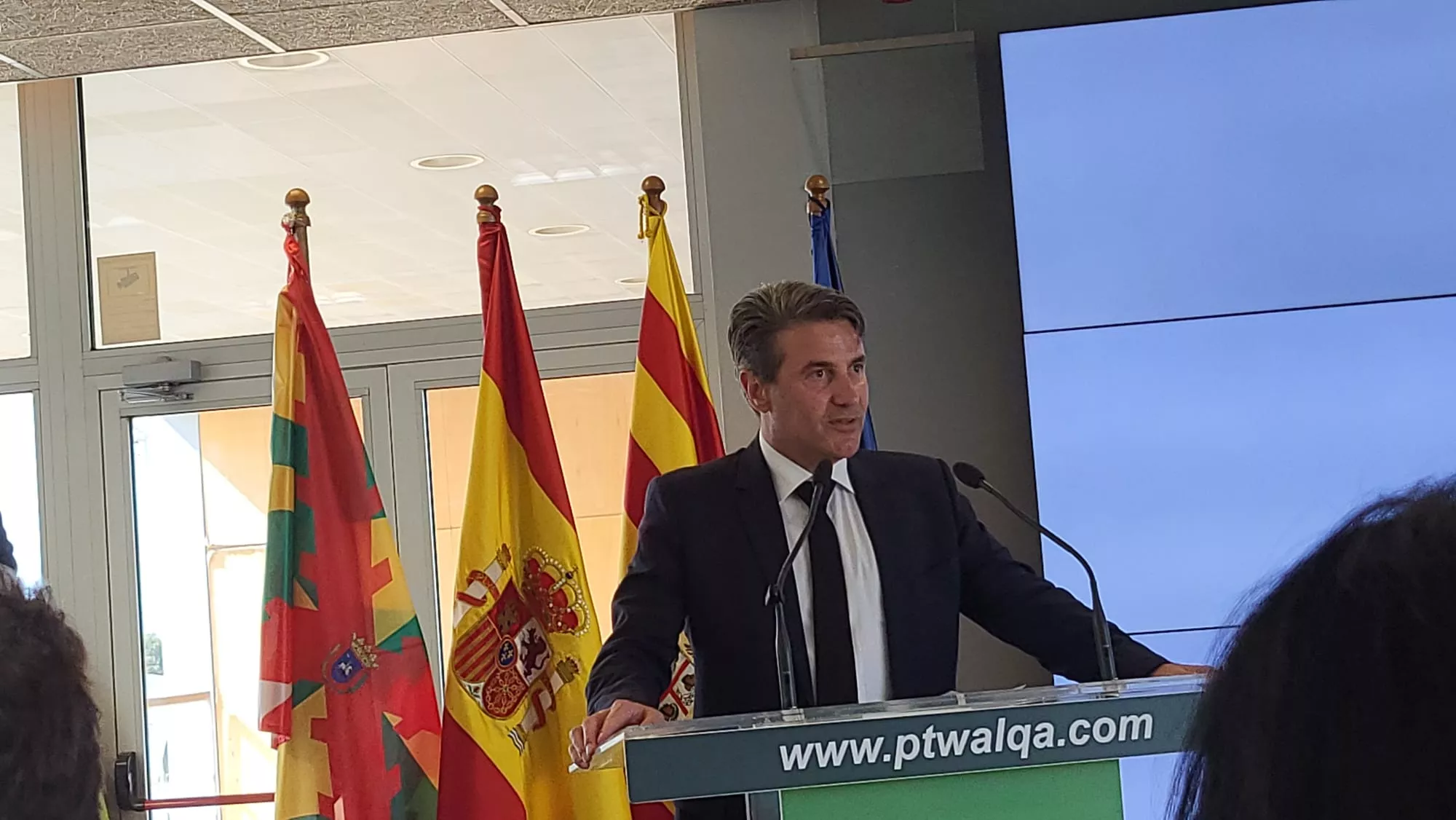 Firma de los convenios entre Inetum, Walqa y Amazon