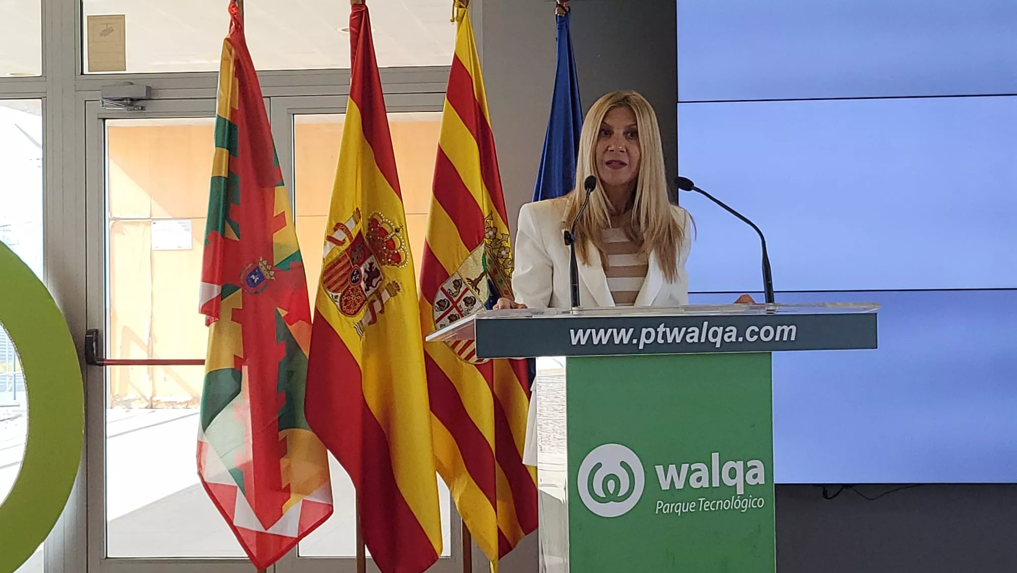 66f215e6 c153 402d a418 c1f4dfca50e2