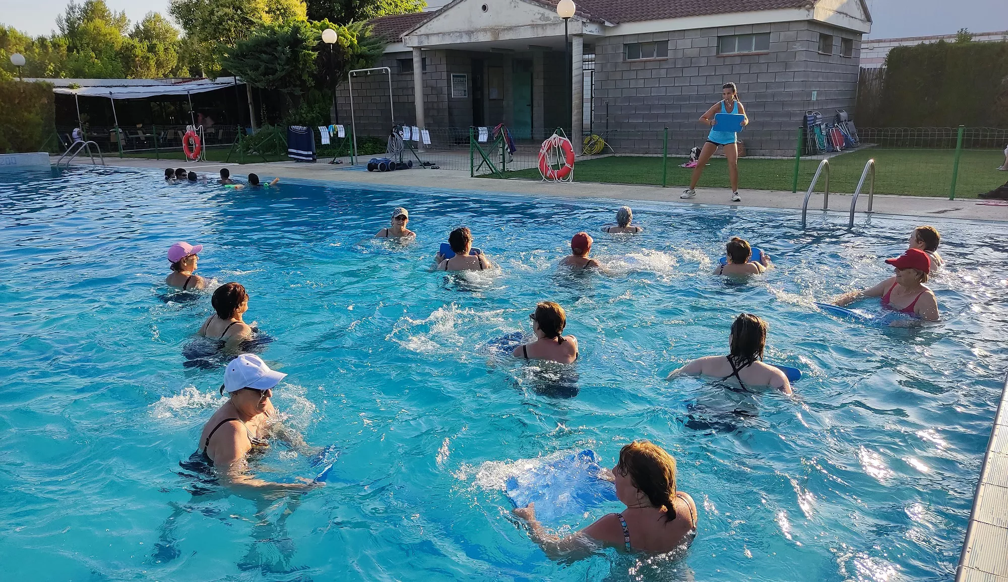 La natación y el fitness acuático son las actividades estivales más demandadas.